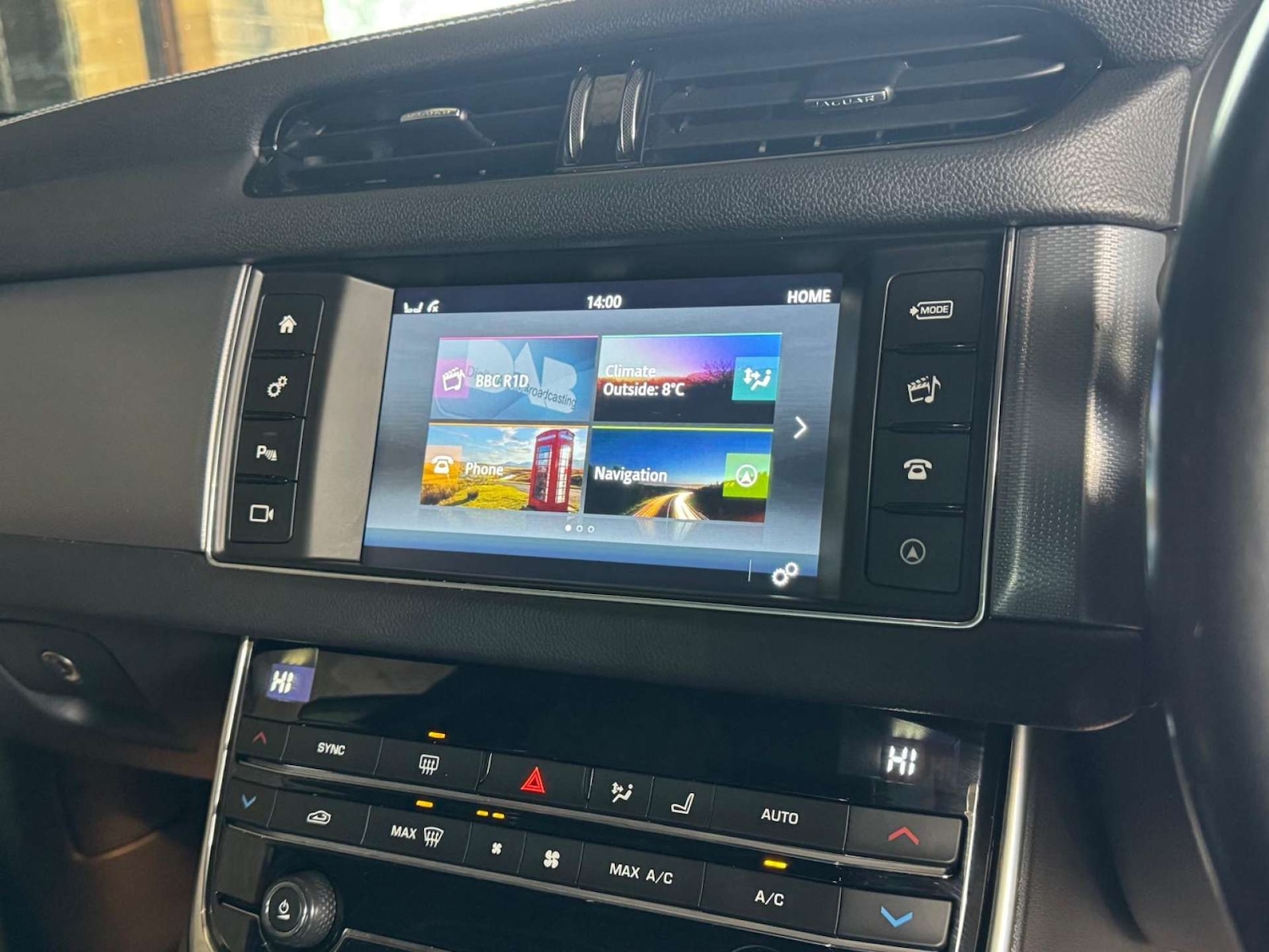 Used Jaguar XF 2018 for sale - 77492532: Photo 17