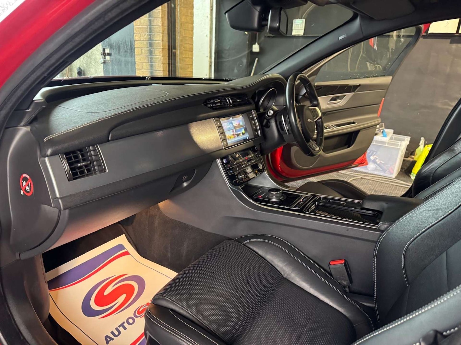 Used Jaguar XF 2018 for sale - 77492532: Photo 31