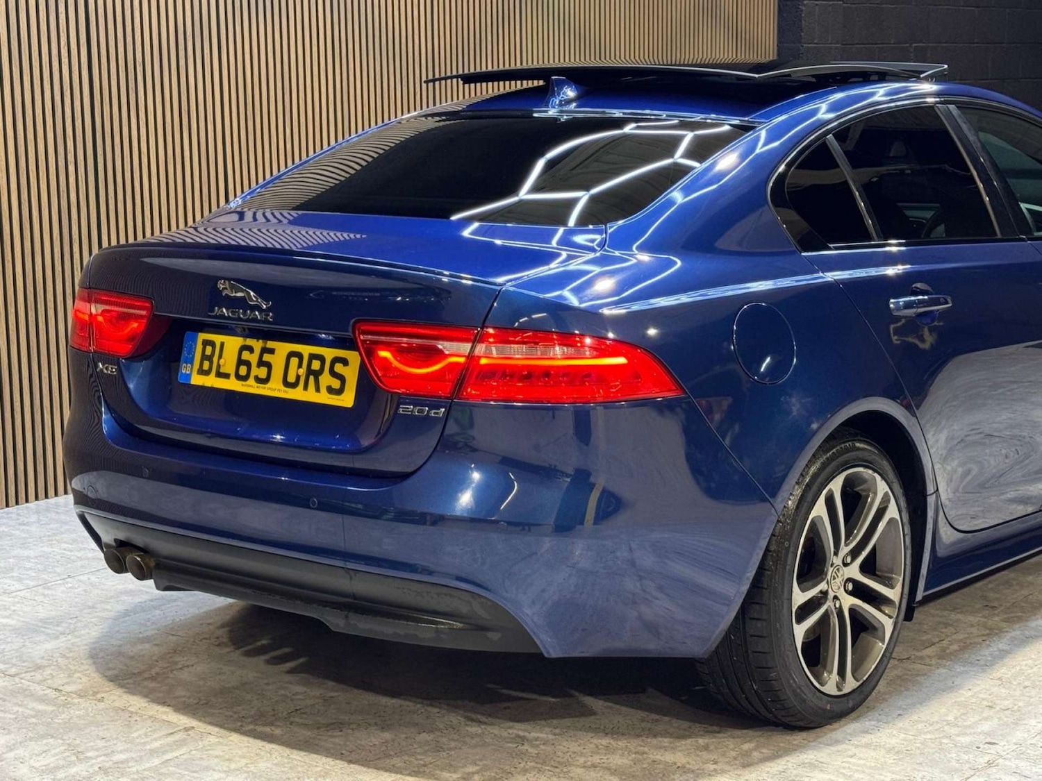 Used Jaguar XE 2016 for sale - 77676606: Photo 10