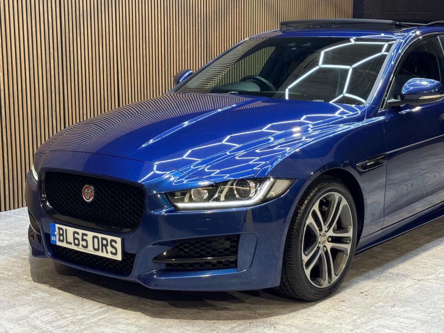 Used Jaguar XE 2016 for sale - 77676606: Photo 16