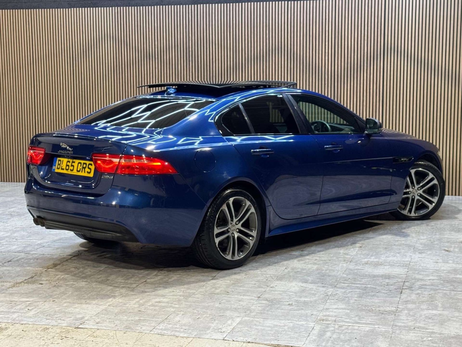 Used Jaguar XE 2016 for sale - 77676606: Photo 28