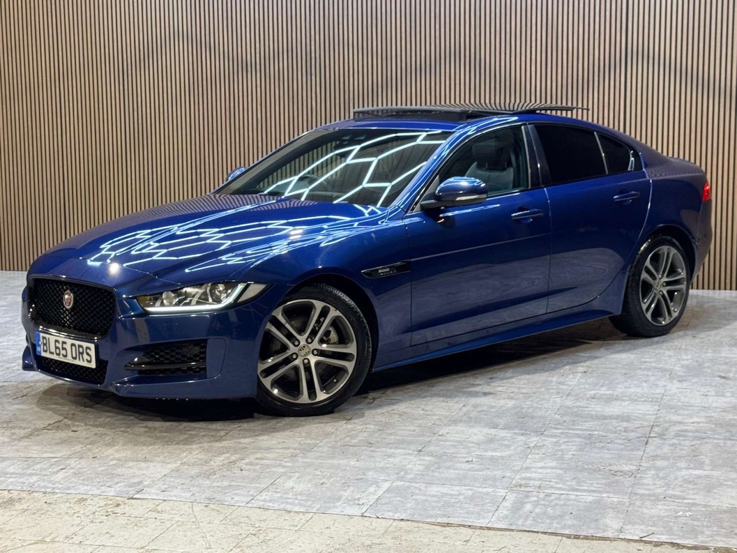 Used Jaguar XE 2016 for sale - 77676606: Photo 36