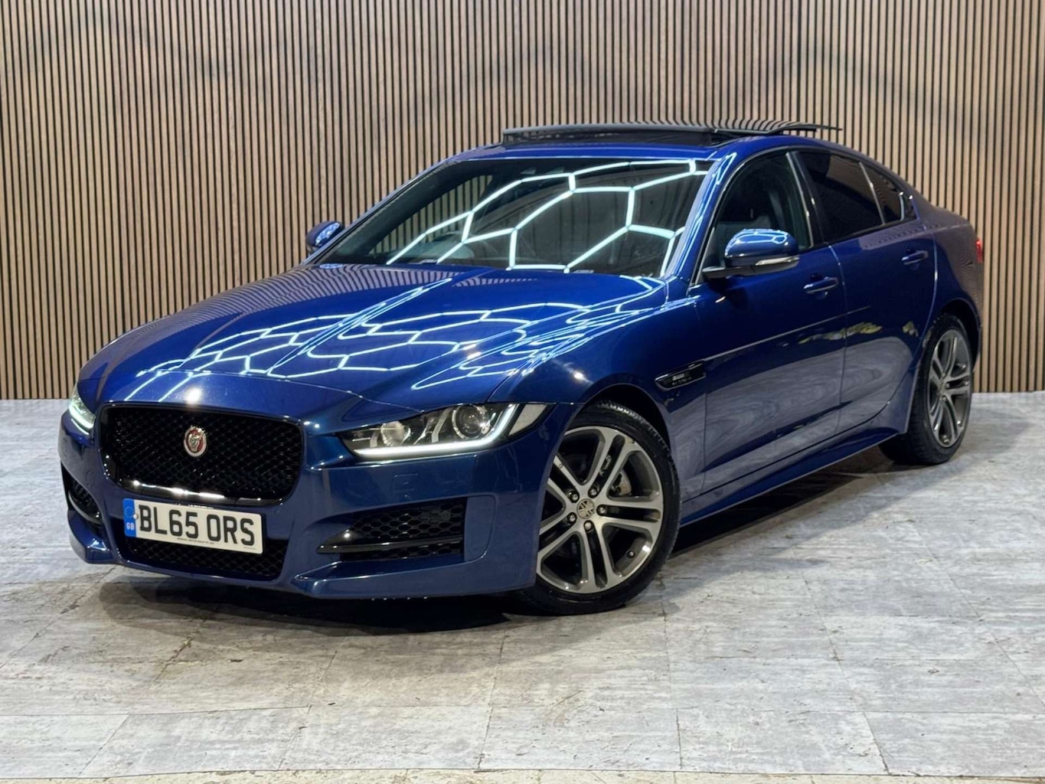 Used Jaguar XE 2016 for sale - 77676606: Photo 37