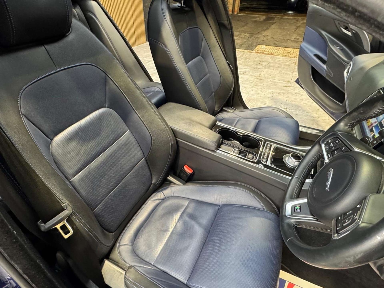 Used Jaguar XE 2016 for sale - 77676606: Photo 44