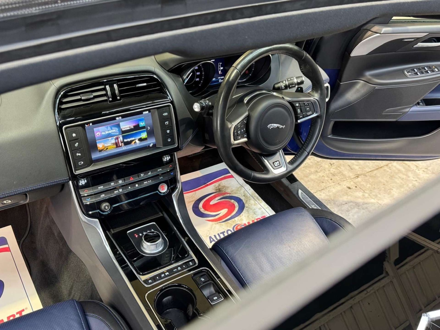 Used Jaguar XE 2016 for sale - 77676606: Photo 78