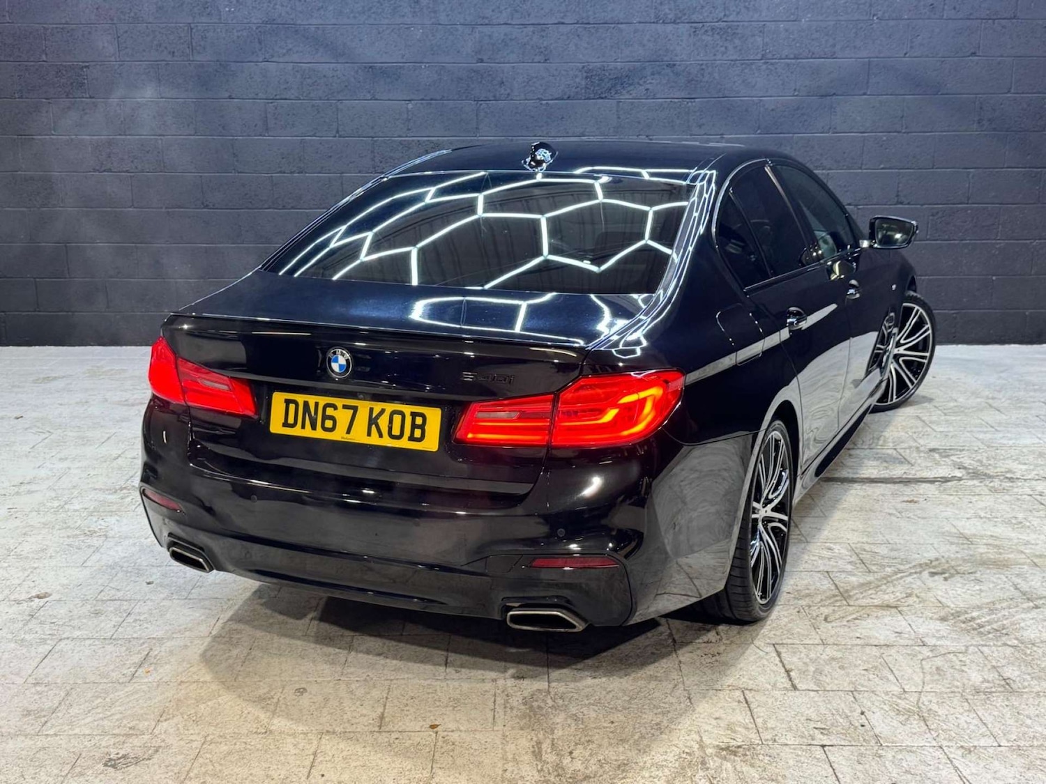 Used BMW 5 Series 2017 for sale - 77452511: Photo 2