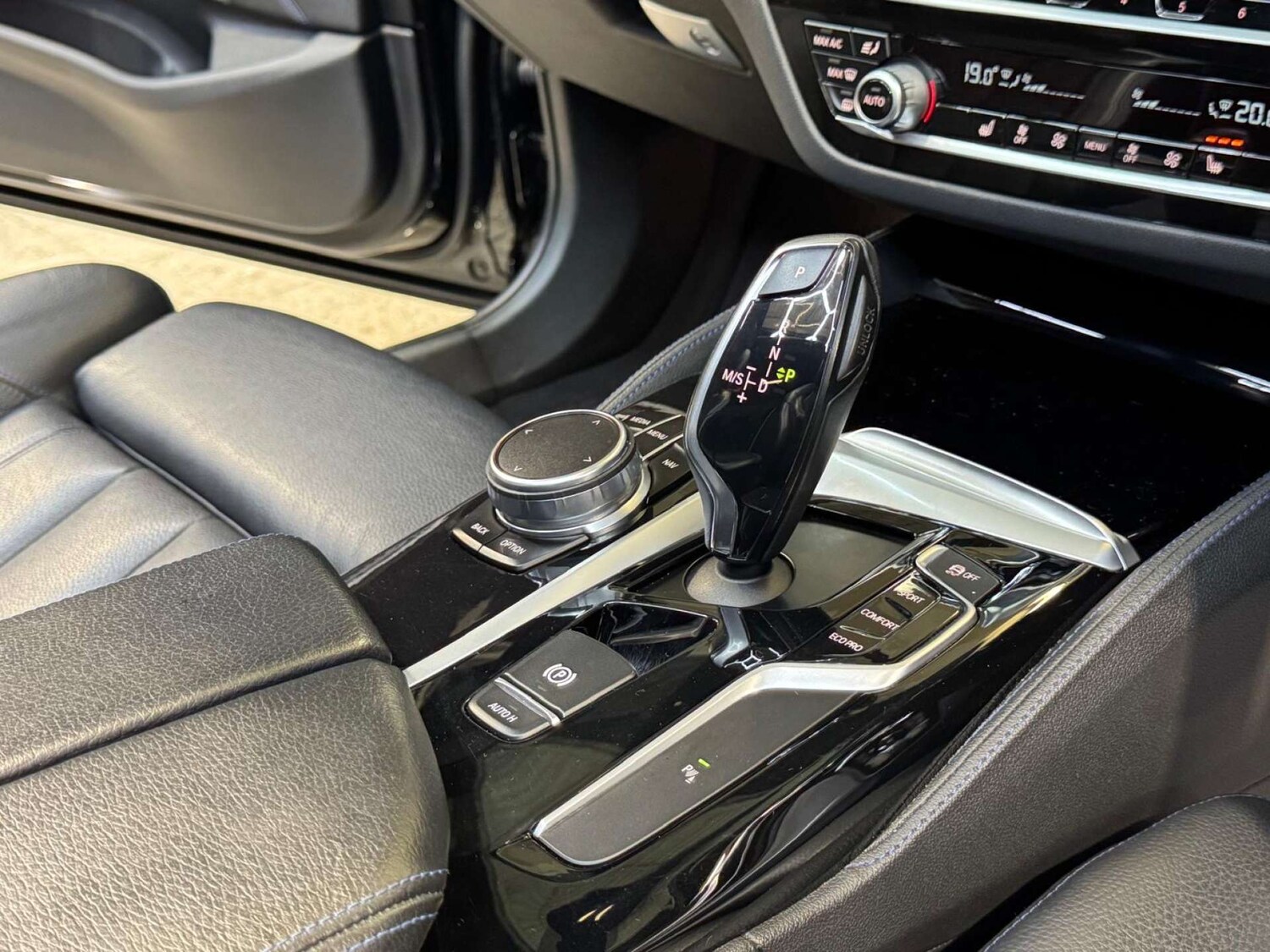 Used BMW 5 Series 2017 for sale - 77452511: Photo 48