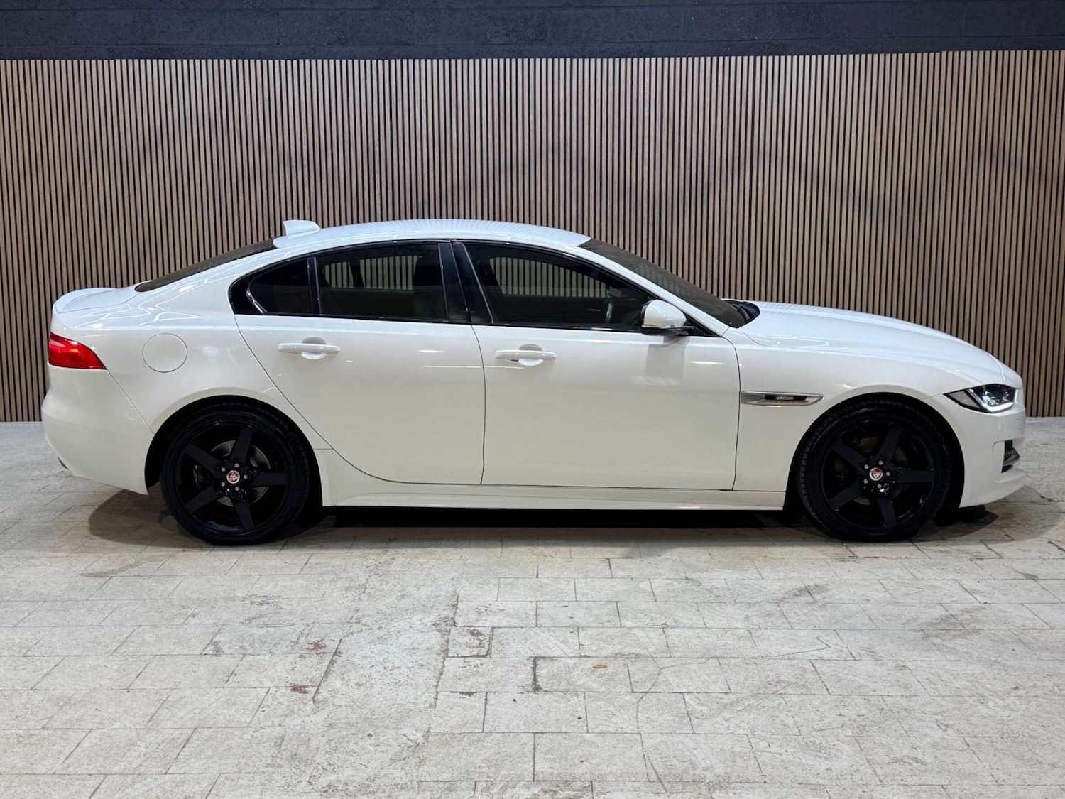 Used Jaguar XE 2017 for sale - 77452481: Photo 15