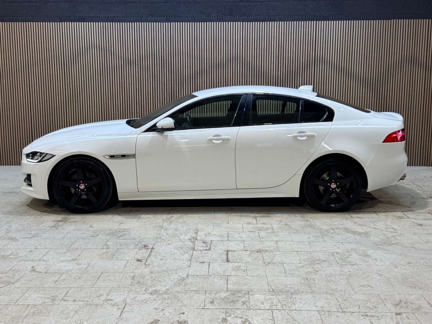 Used Jaguar XE 2017 for sale - 77452481: Photo 29