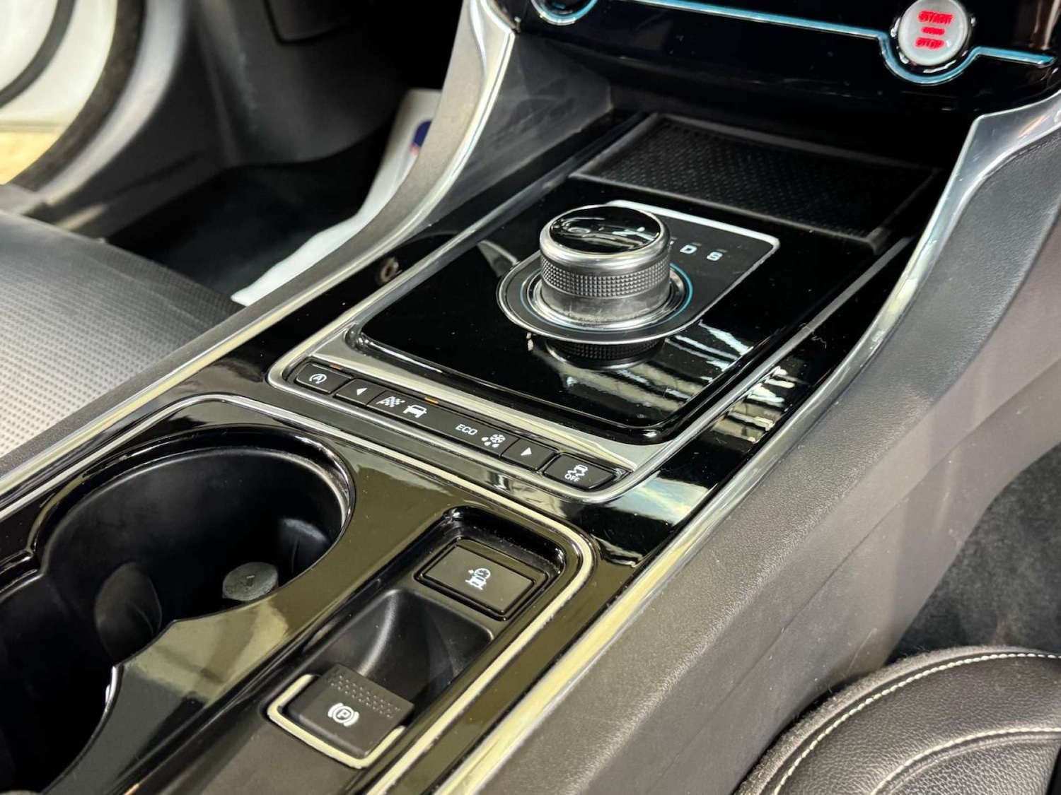 Used Jaguar XE 2017 for sale - 77452481: Photo 53