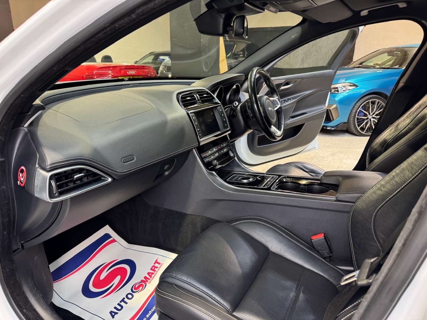 Used Jaguar XE 2017 for sale - 77452481: Photo 63