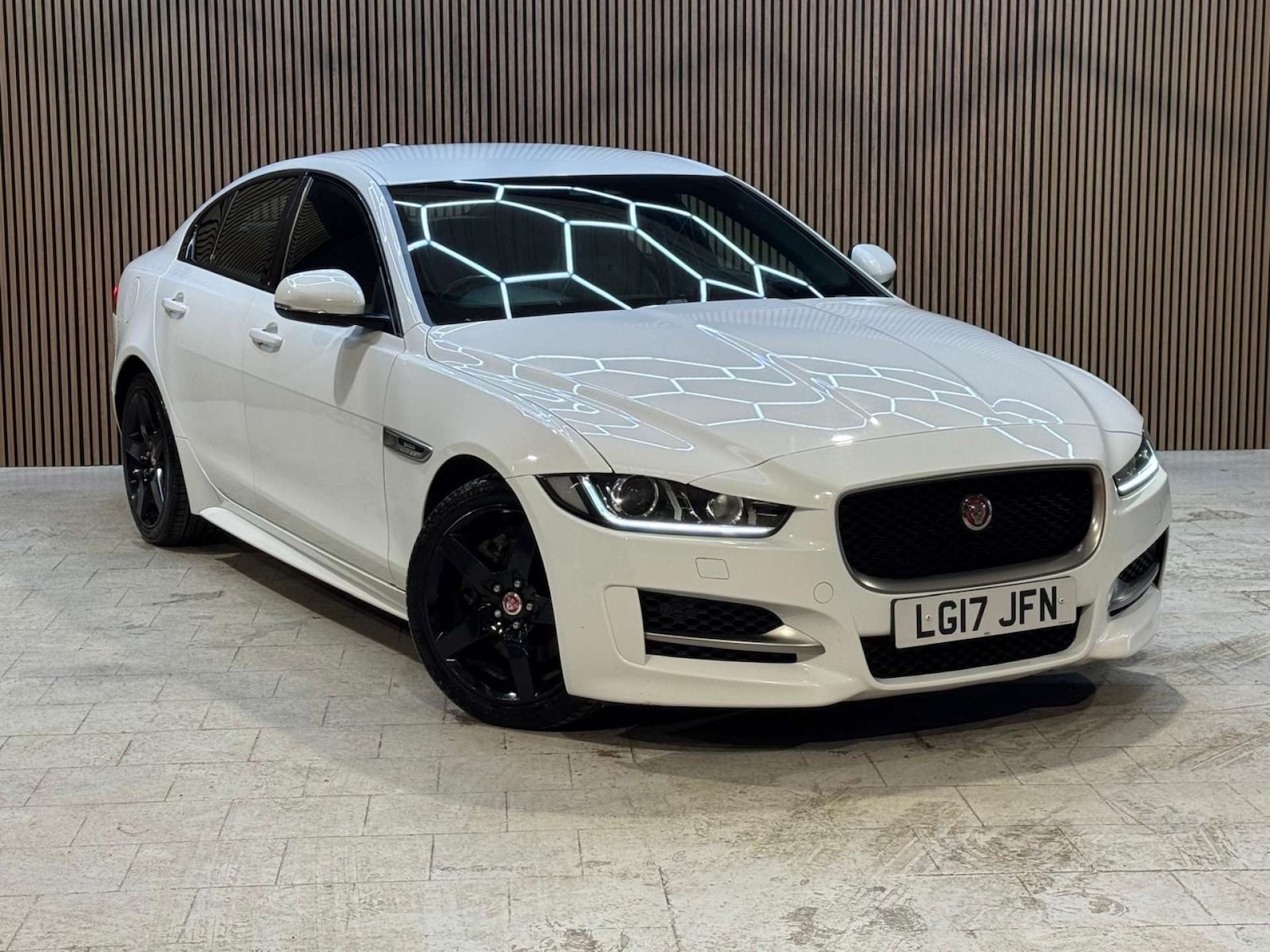 Used Jaguar XE 2017 for sale - 77452481: Photo 7