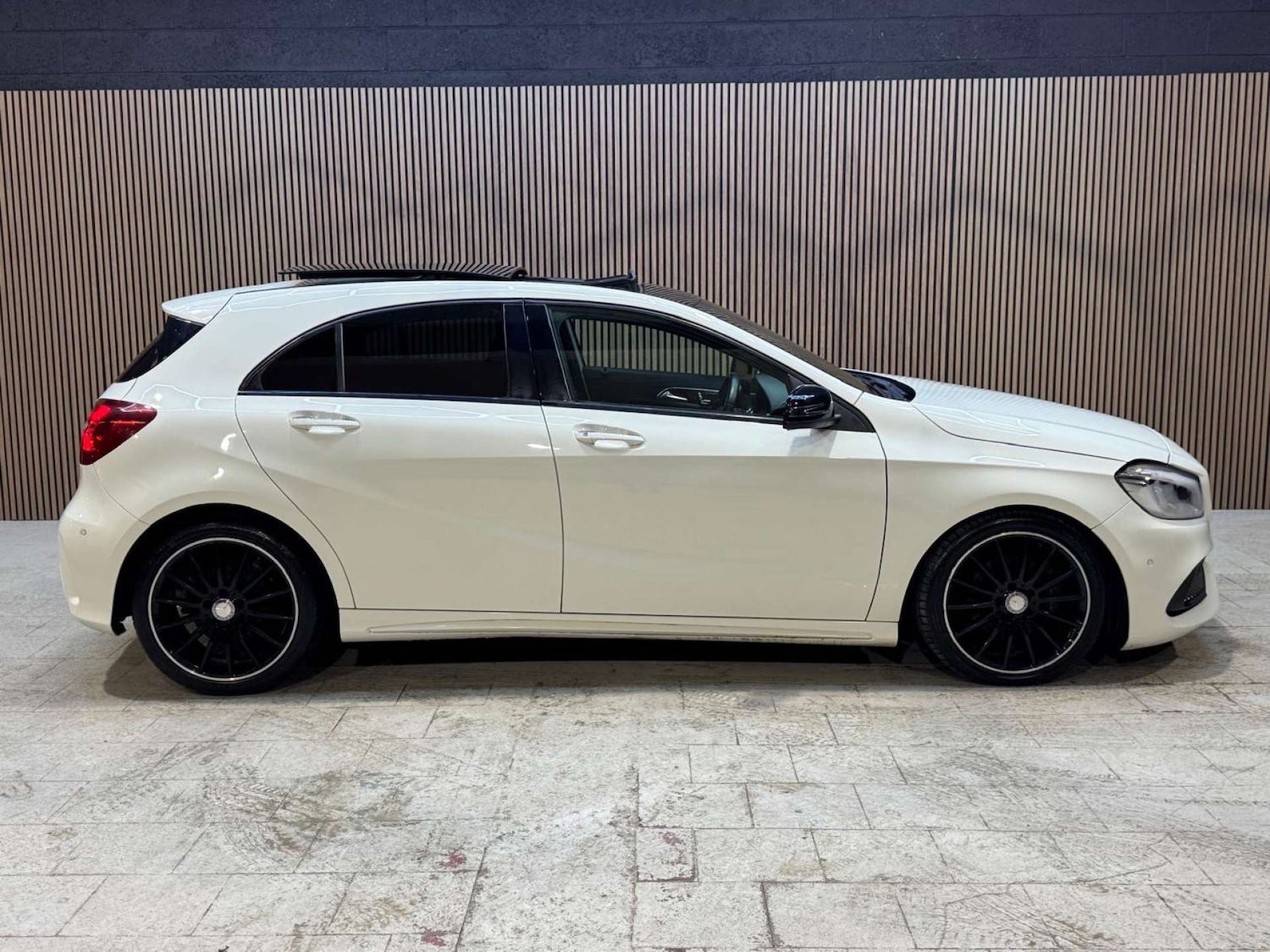 Used Mercedes-Benz A-Class 2017 for sale - 77368170: Photo 15