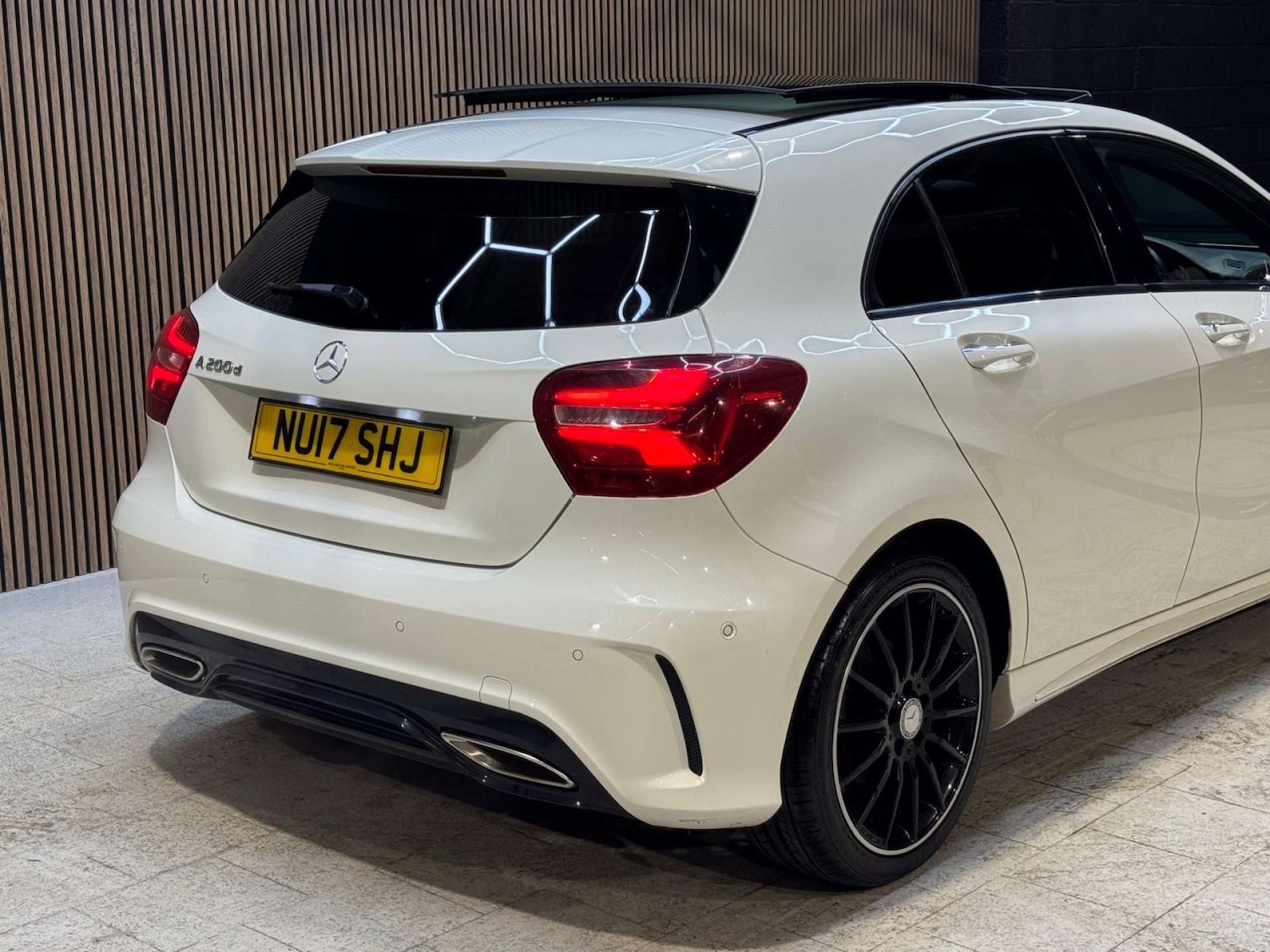 Used Mercedes-Benz A-Class 2017 for sale - 77368170: Photo 17