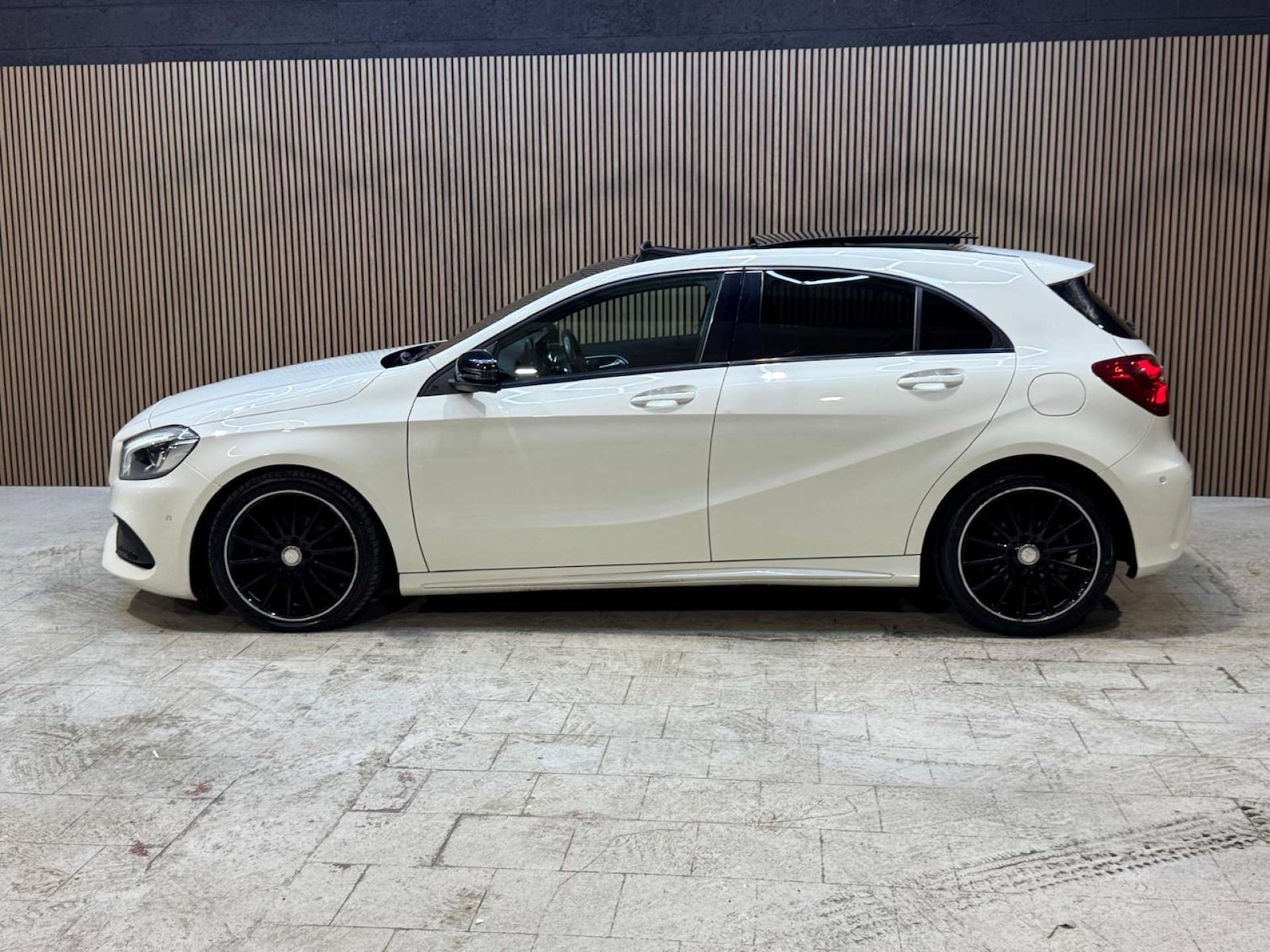 Used Mercedes-Benz A-Class 2017 for sale - 77368170: Photo 29