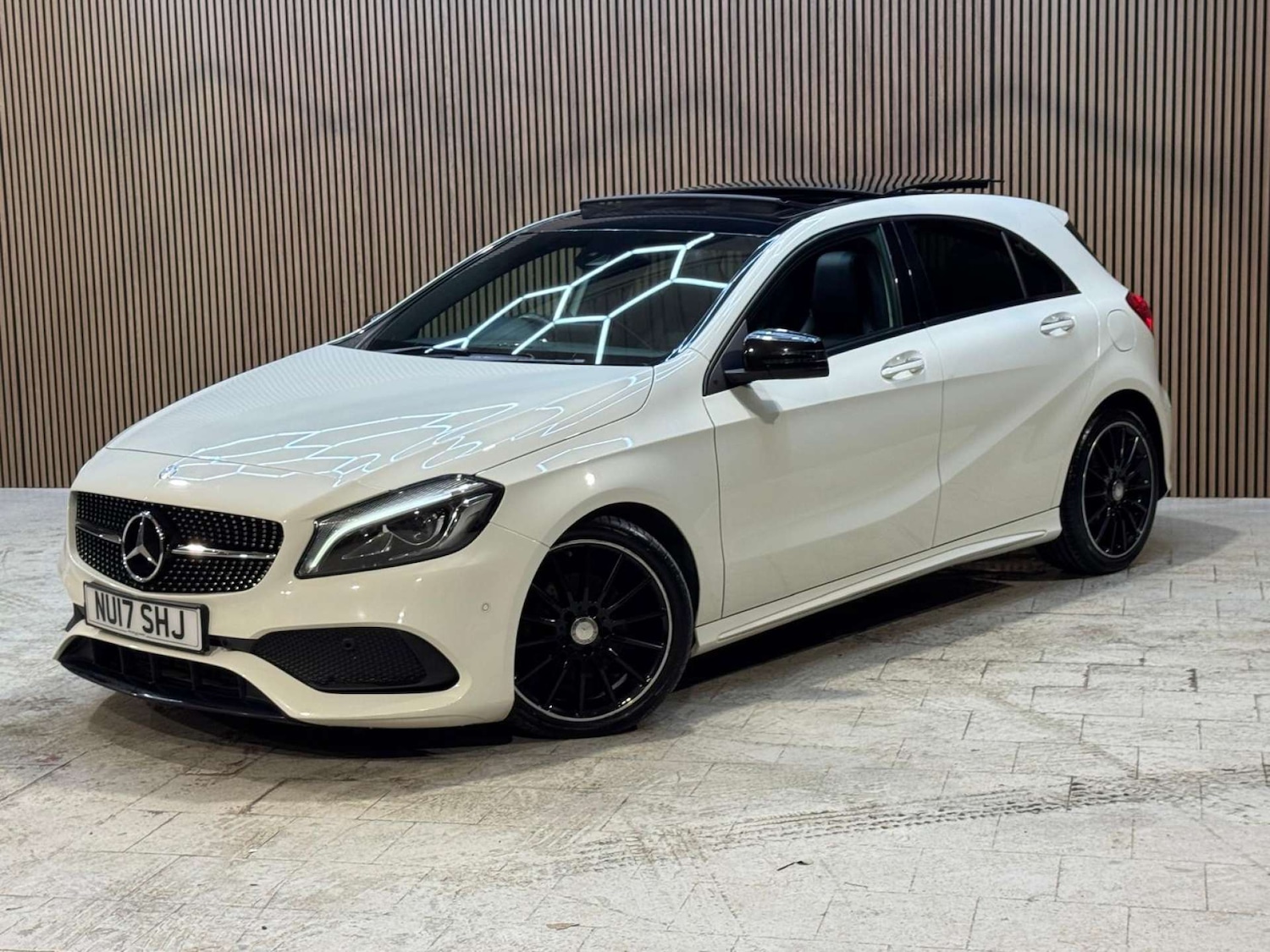 Used Mercedes-Benz A-Class 2017 for sale - 77368170: Photo 33