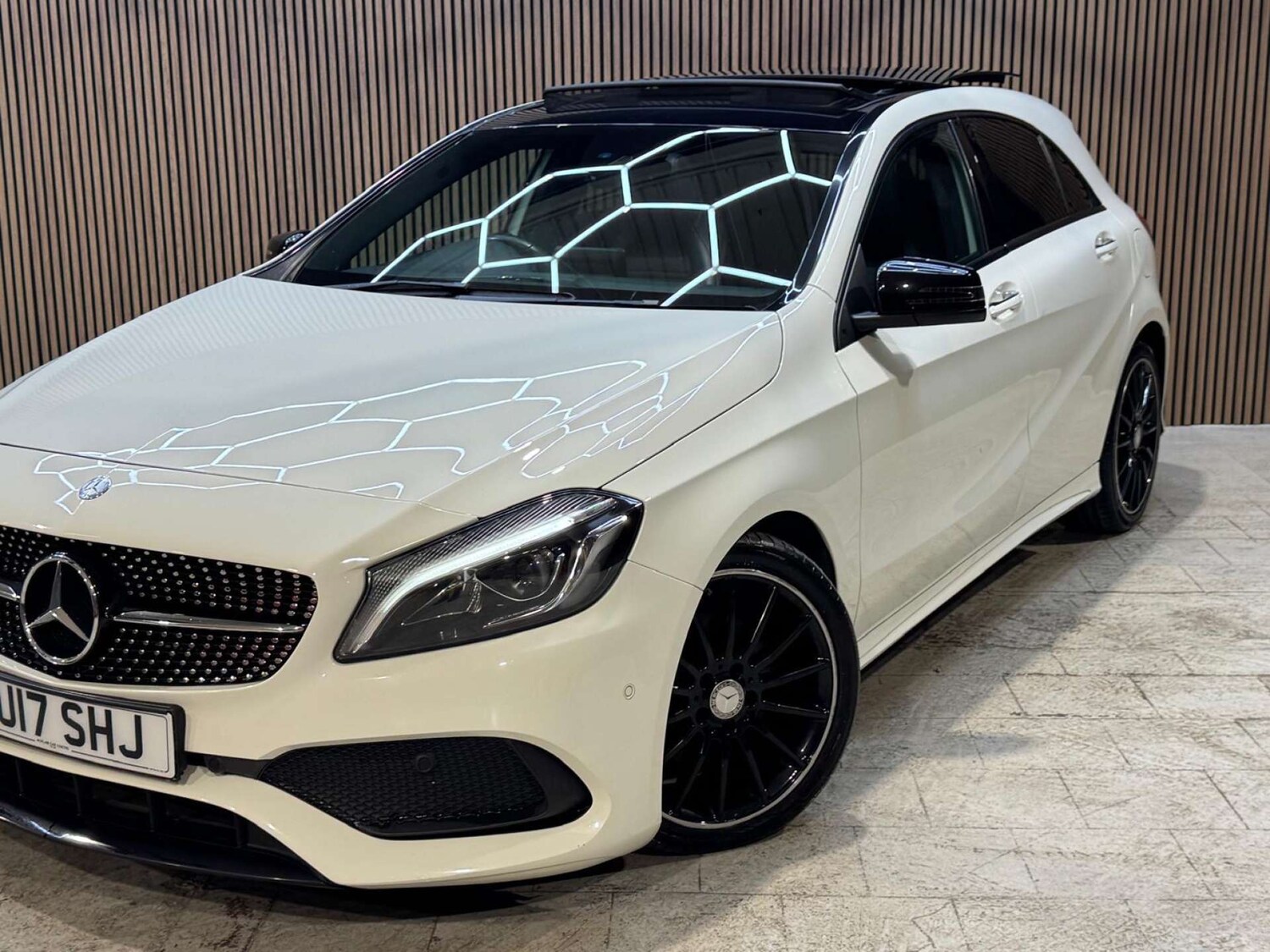 Used Mercedes-Benz A-Class 2017 for sale - 77368170: Photo 35