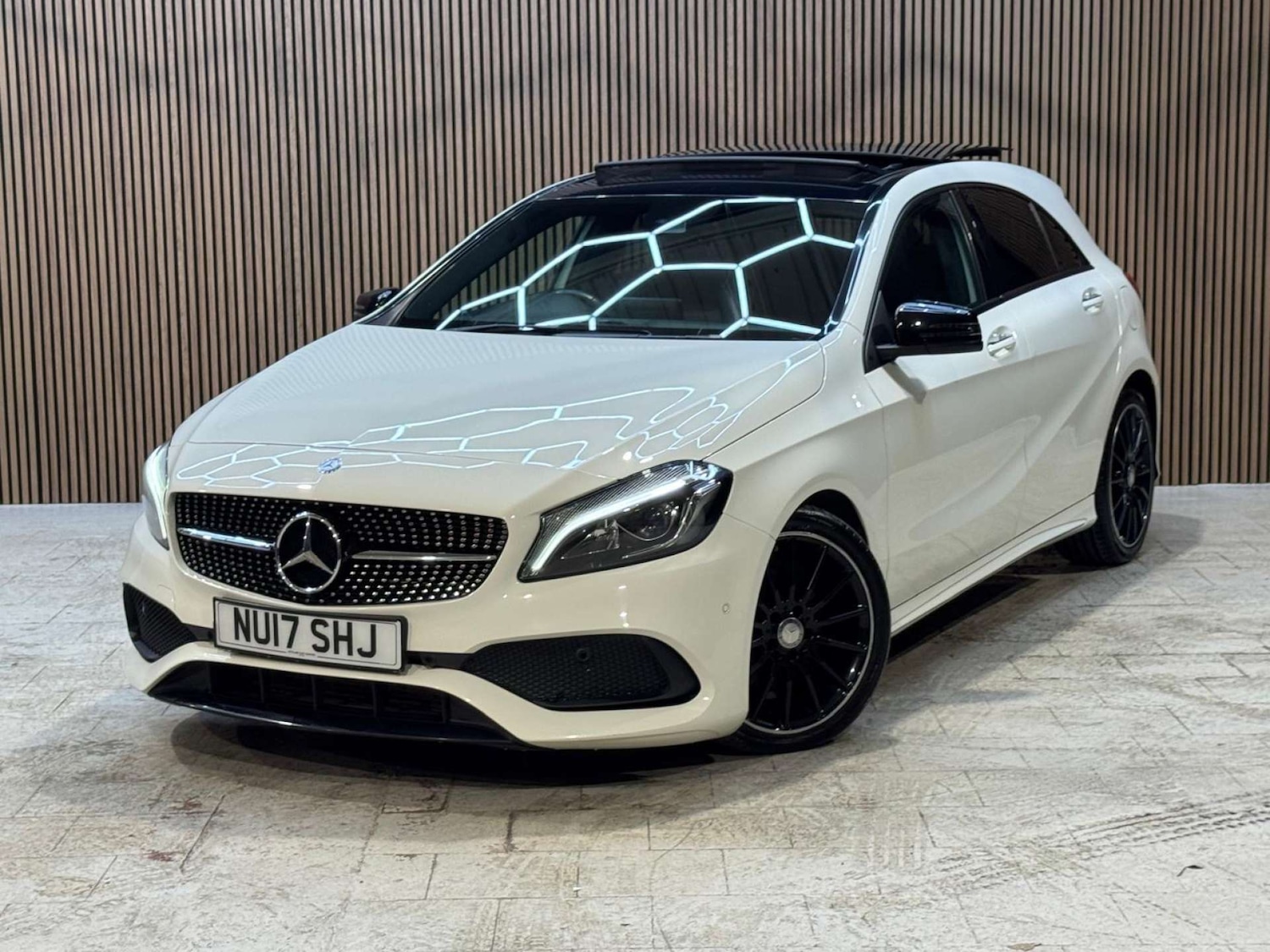 Used Mercedes-Benz A-Class 2017 for sale - 77368170: Photo 4