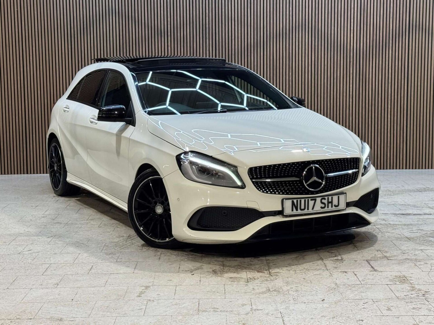 Used Mercedes-Benz A-Class 2017 for sale - 77368170: Photo 8