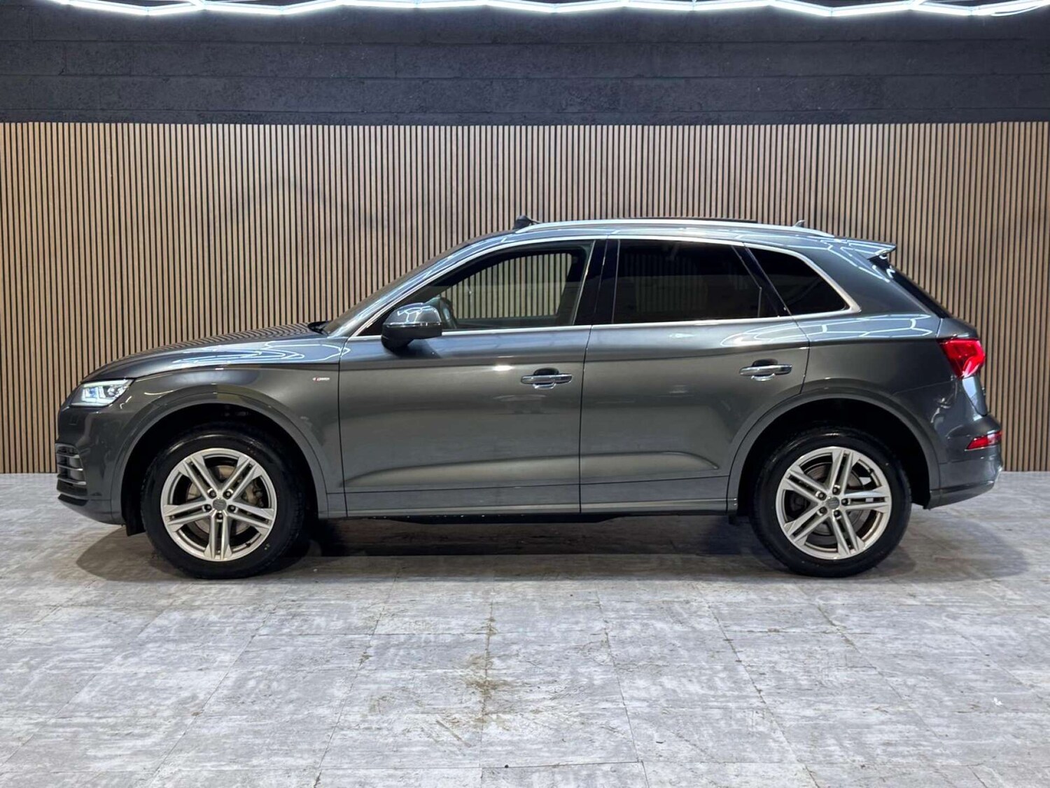 Used Audi Q5 2018 for sale - 77578896: Photo 46