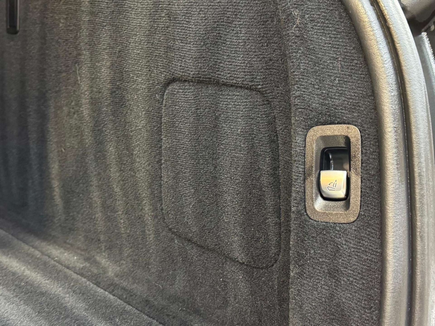 Used Mercedes-Benz C Class 2021 for sale - 77639597: Photo 84