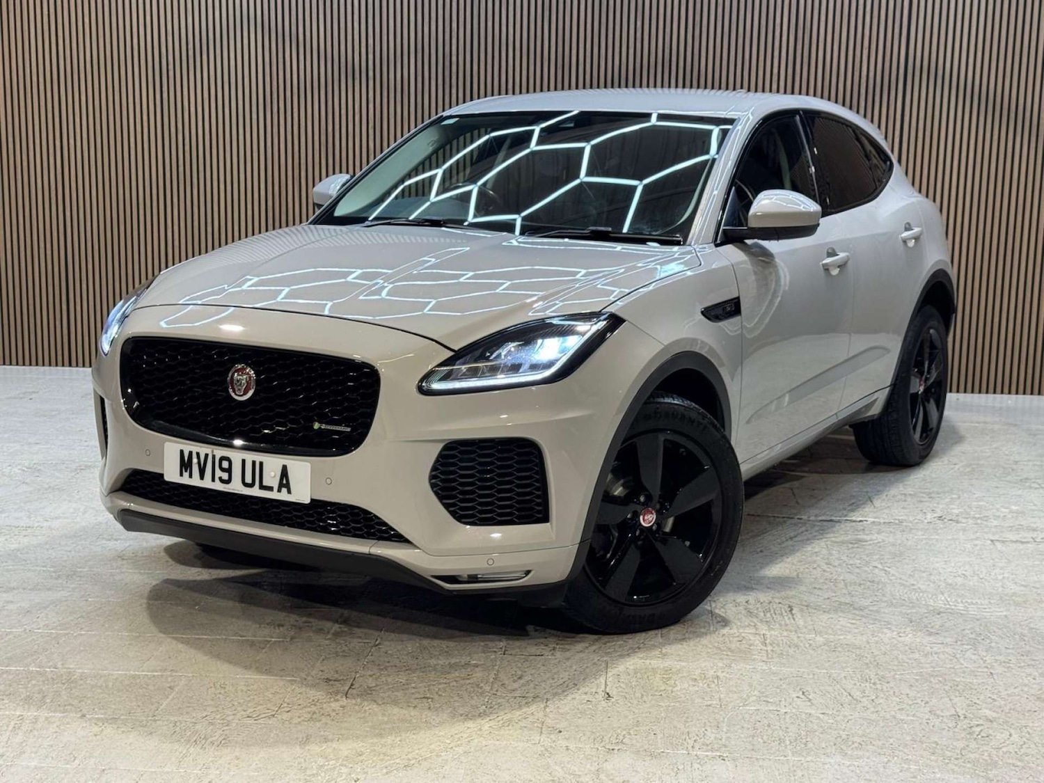 Used Jaguar E-Pace 2019 for sale - 76961766: Photo 4