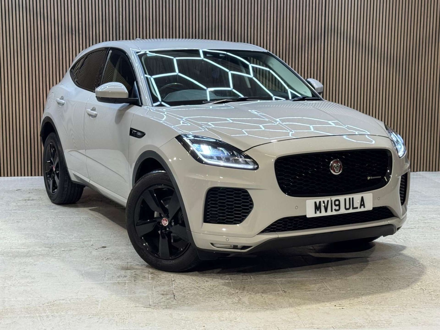 Used Jaguar E-Pace 2019 for sale - 76961766: Photo 8