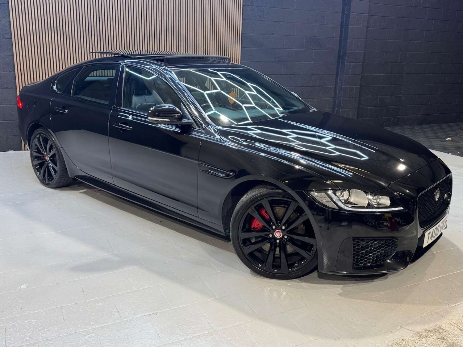 Used Jaguar XF 2017 for sale - 76581939: Photo 11