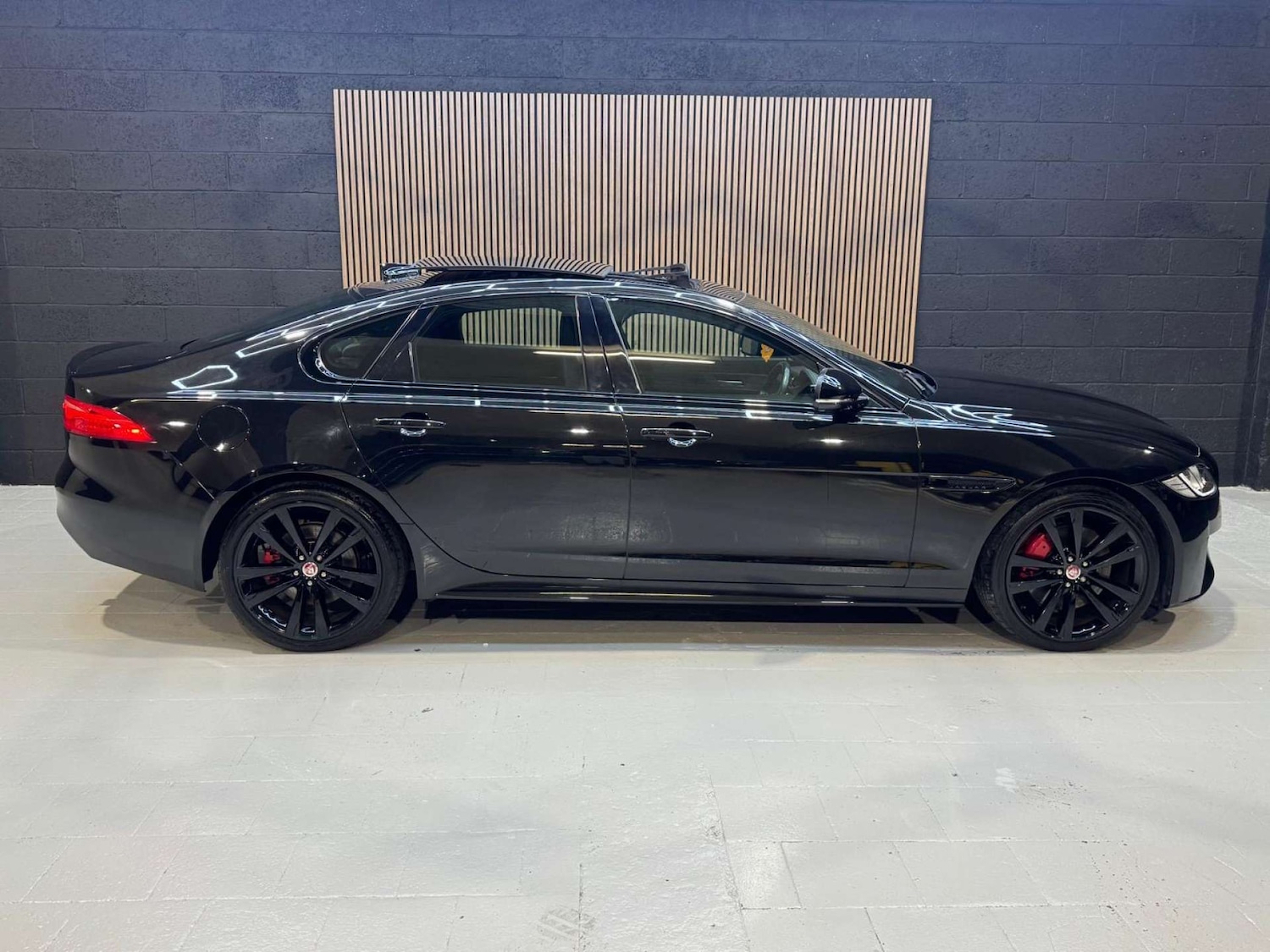 Used Jaguar XF 2017 for sale - 76581939: Photo 13