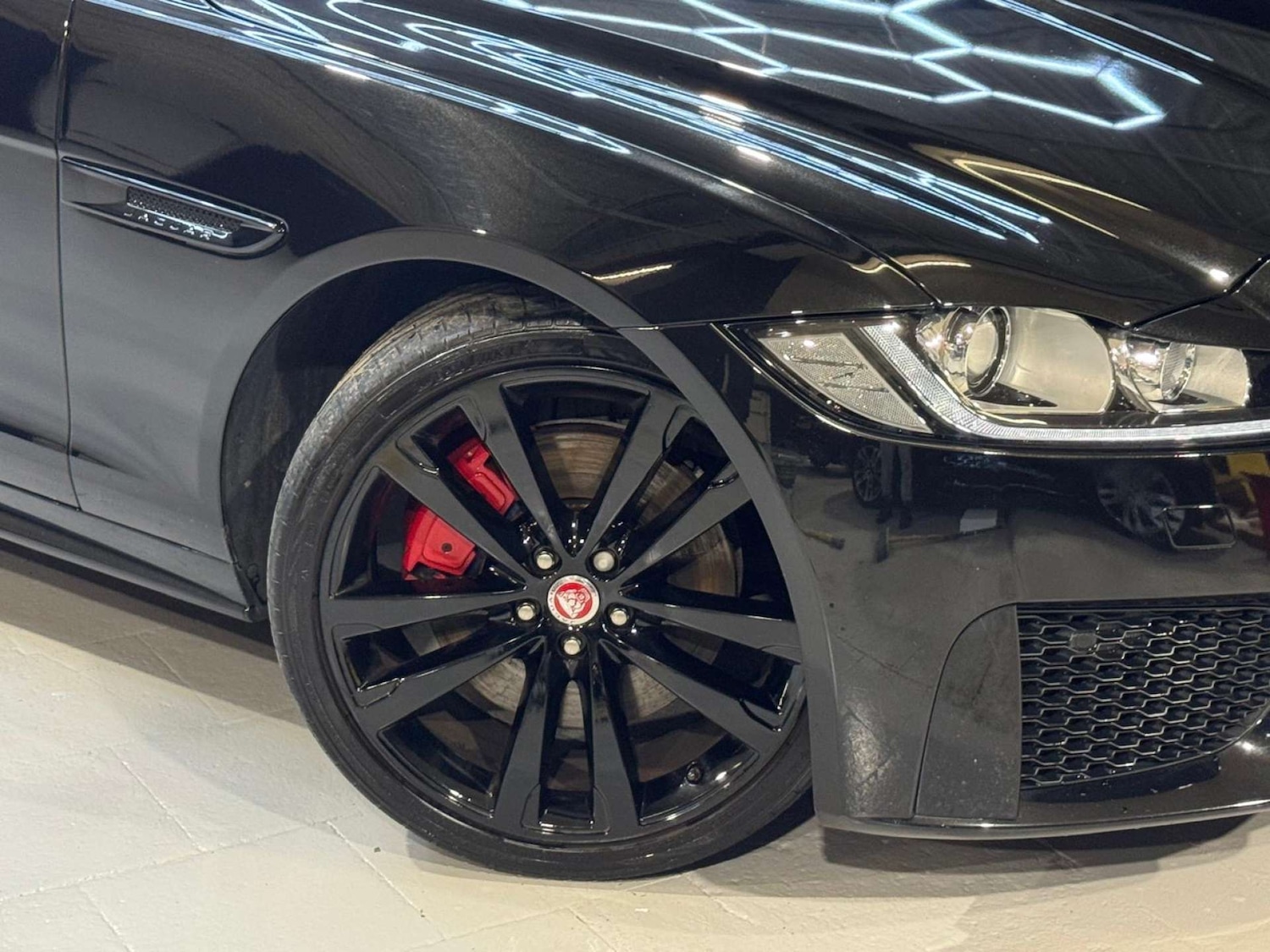 Used Jaguar XF 2017 for sale - 76581939: Photo 14