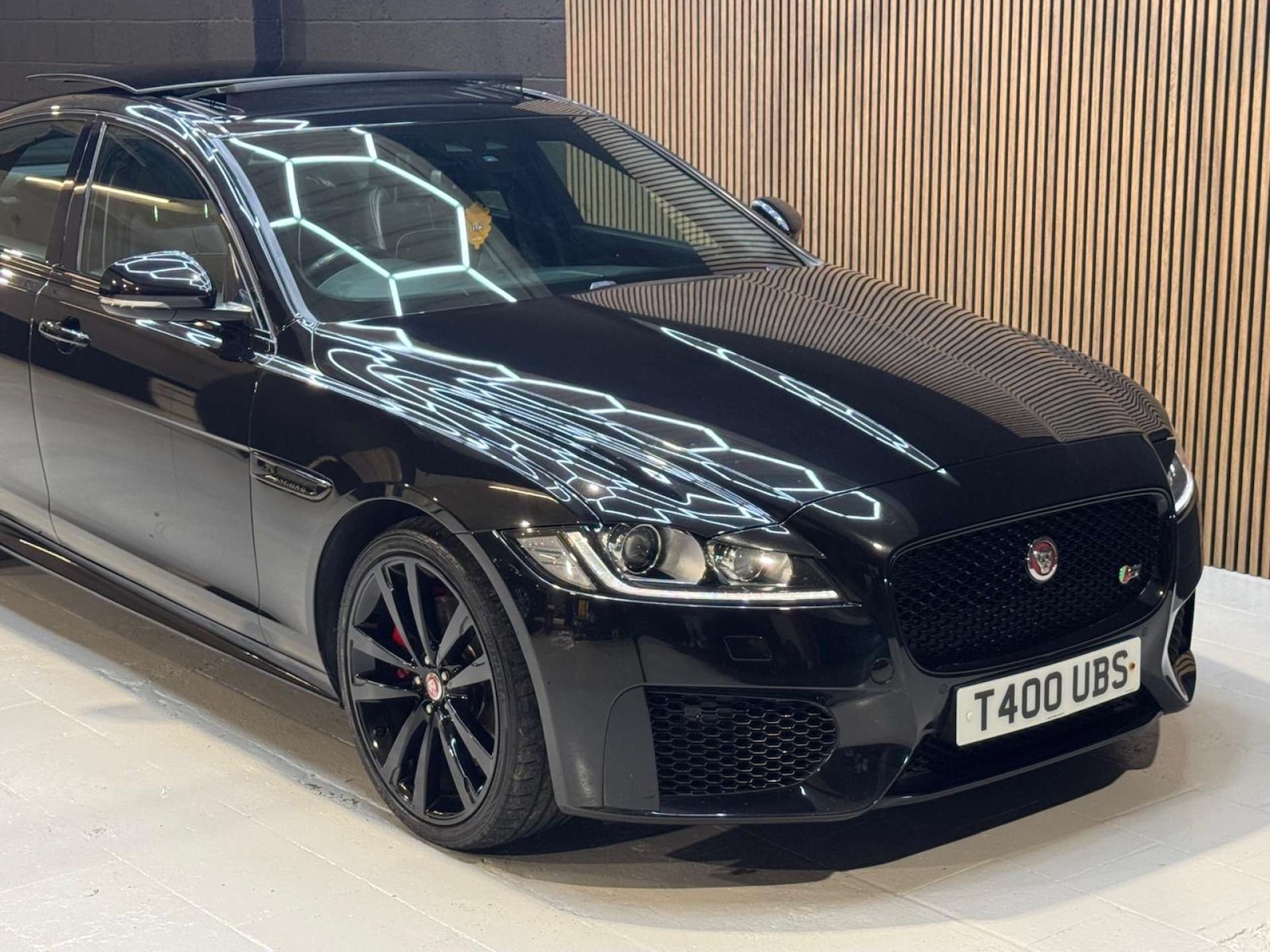 Used Jaguar XF 2017 for sale - 76581939: Photo 17