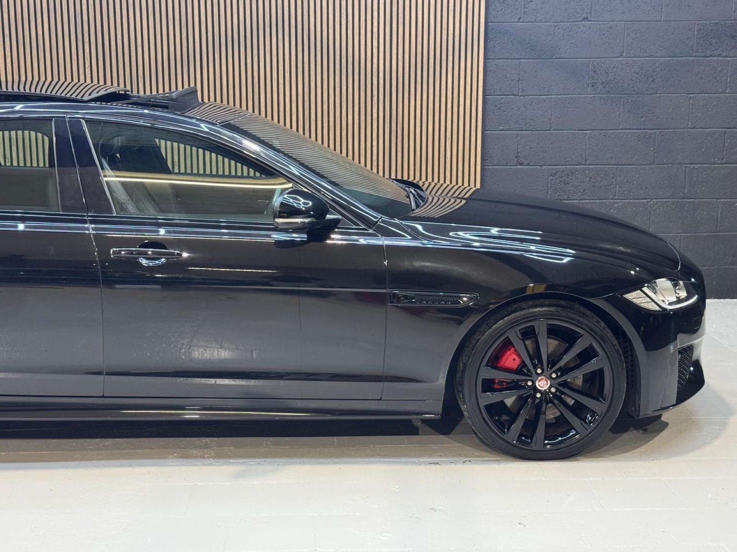 Used Jaguar XF 2017 for sale - 76581939: Photo 18