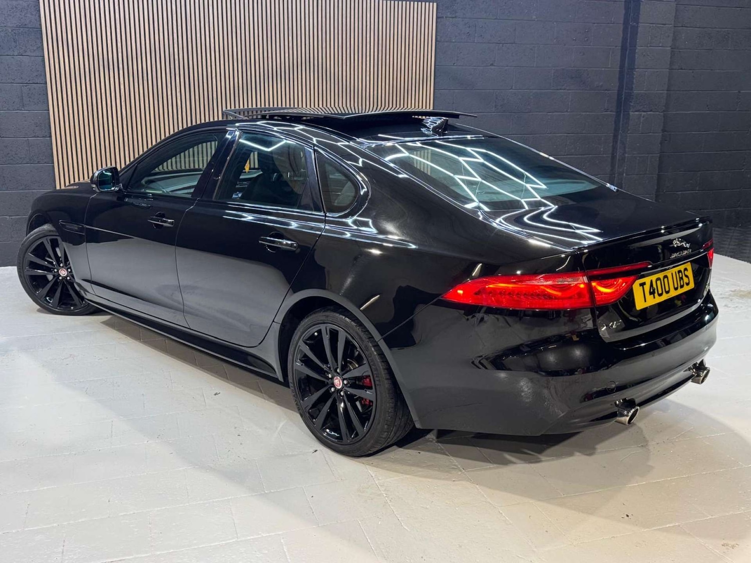 Used Jaguar XF 2017 for sale - 76581939: Photo 23