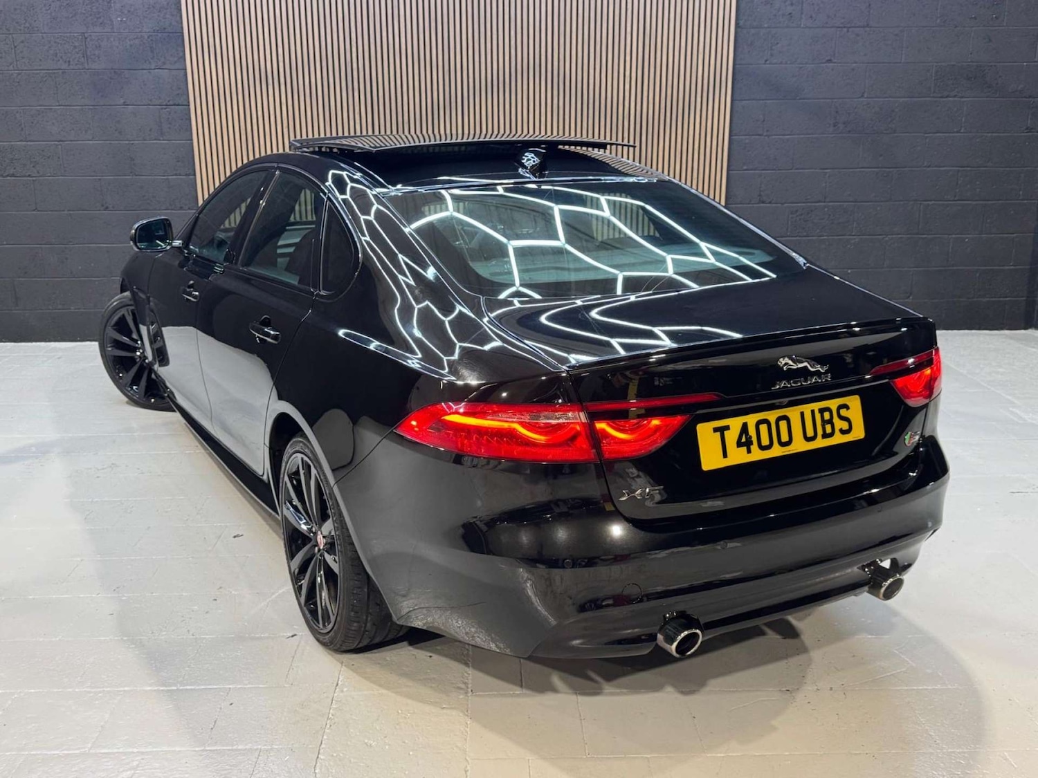 Used Jaguar XF 2017 for sale - 76581939: Photo 24