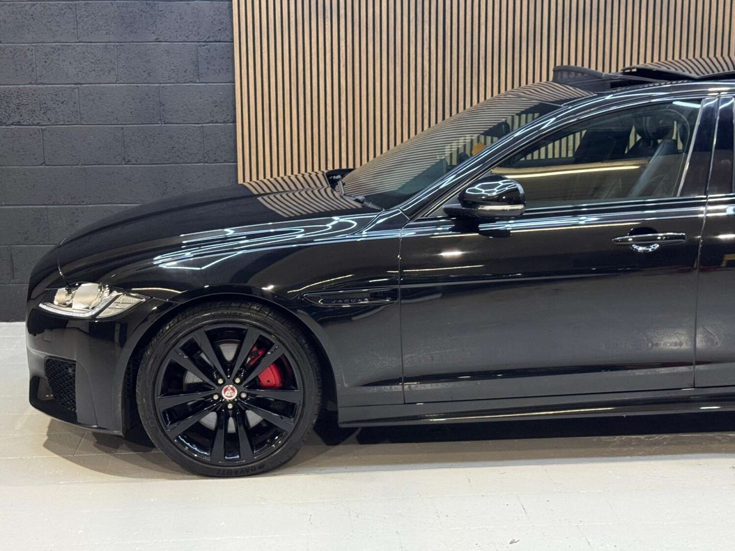 Used Jaguar XF 2017 for sale - 76581939: Photo 25