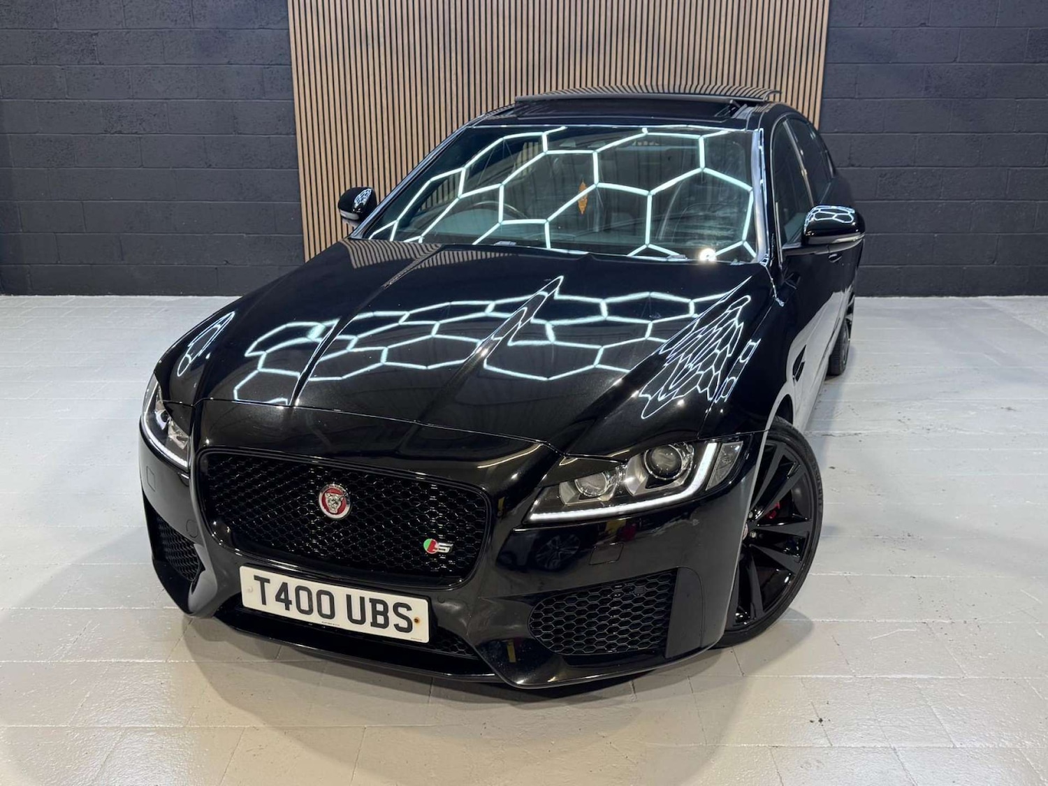 Used Jaguar XF 2017 for sale - 76581939: Photo 28