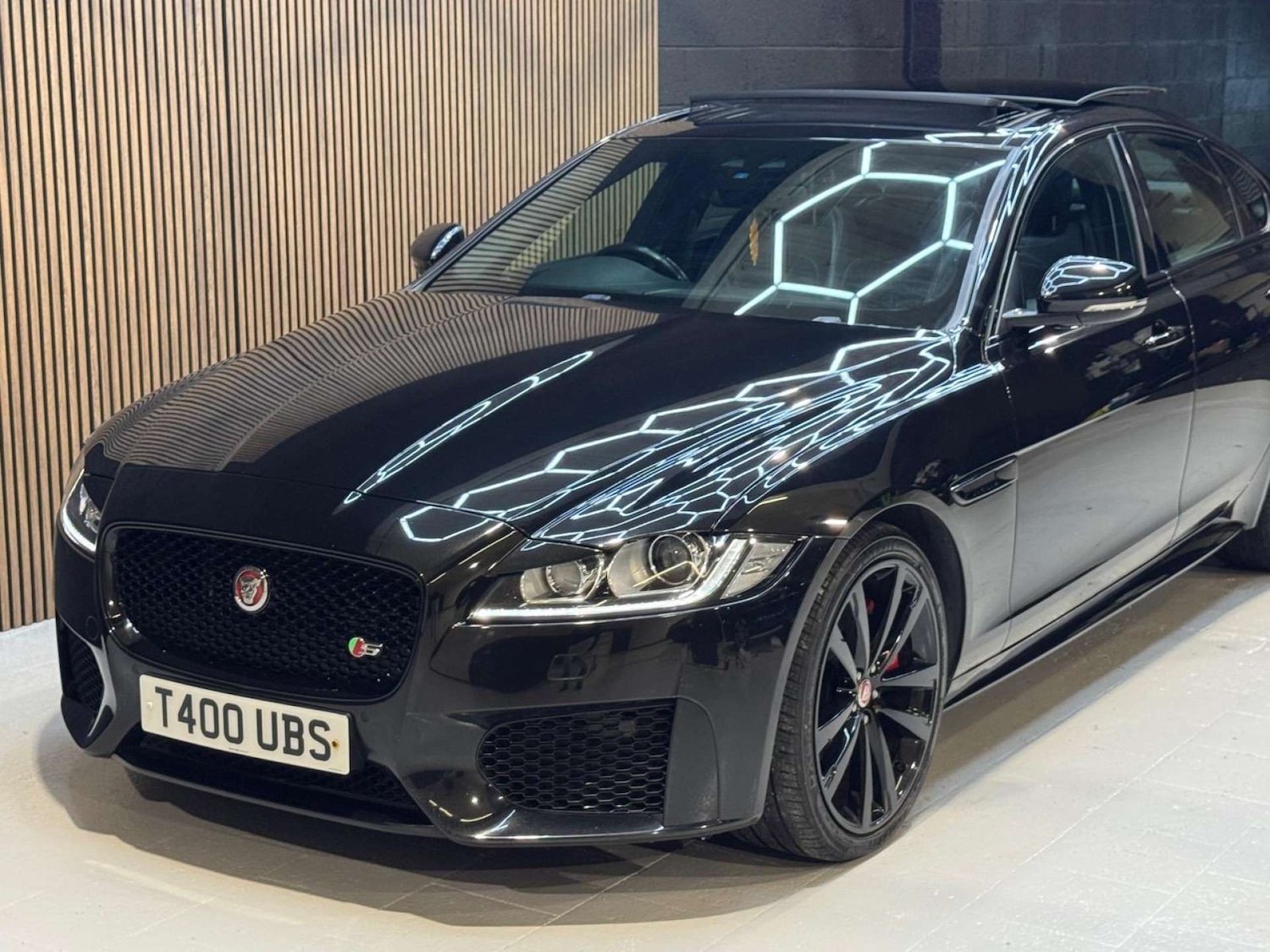 Used Jaguar XF 2017 for sale - 76581939: Photo 29