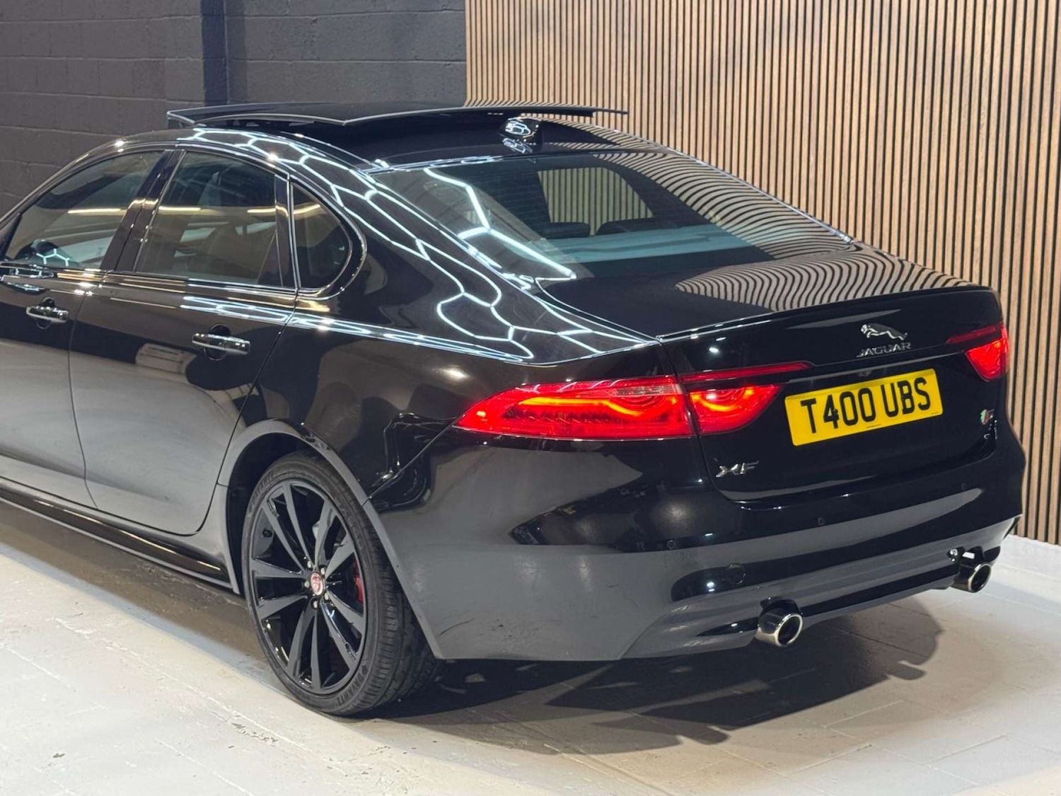 Used Jaguar XF 2017 for sale - 76581939: Photo 30