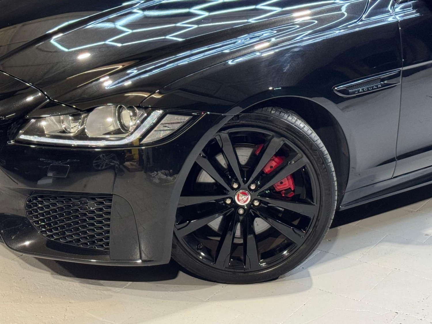 Used Jaguar XF 2017 for sale - 76581939: Photo 34