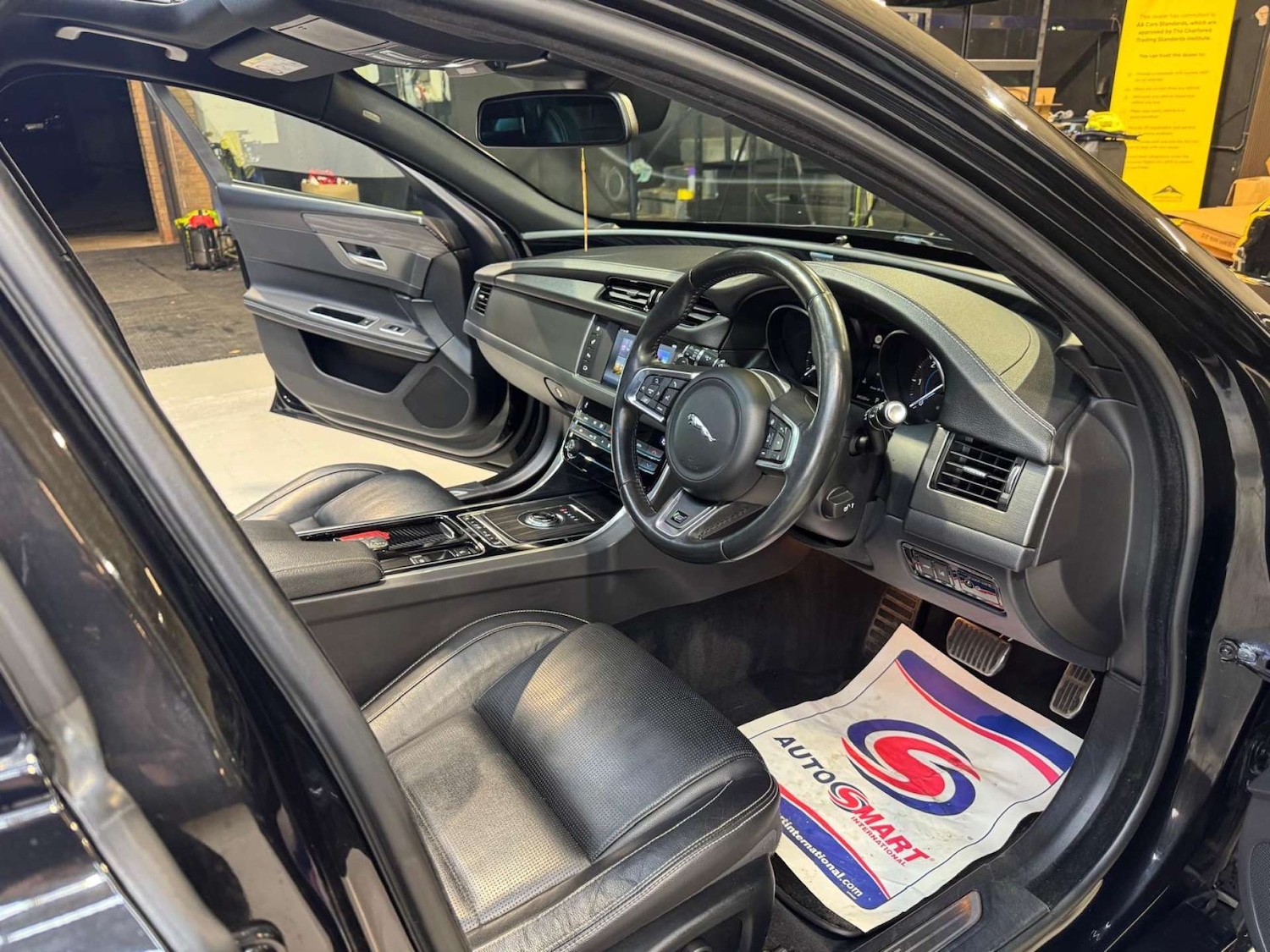 Used Jaguar XF 2017 for sale - 76581939: Photo 36