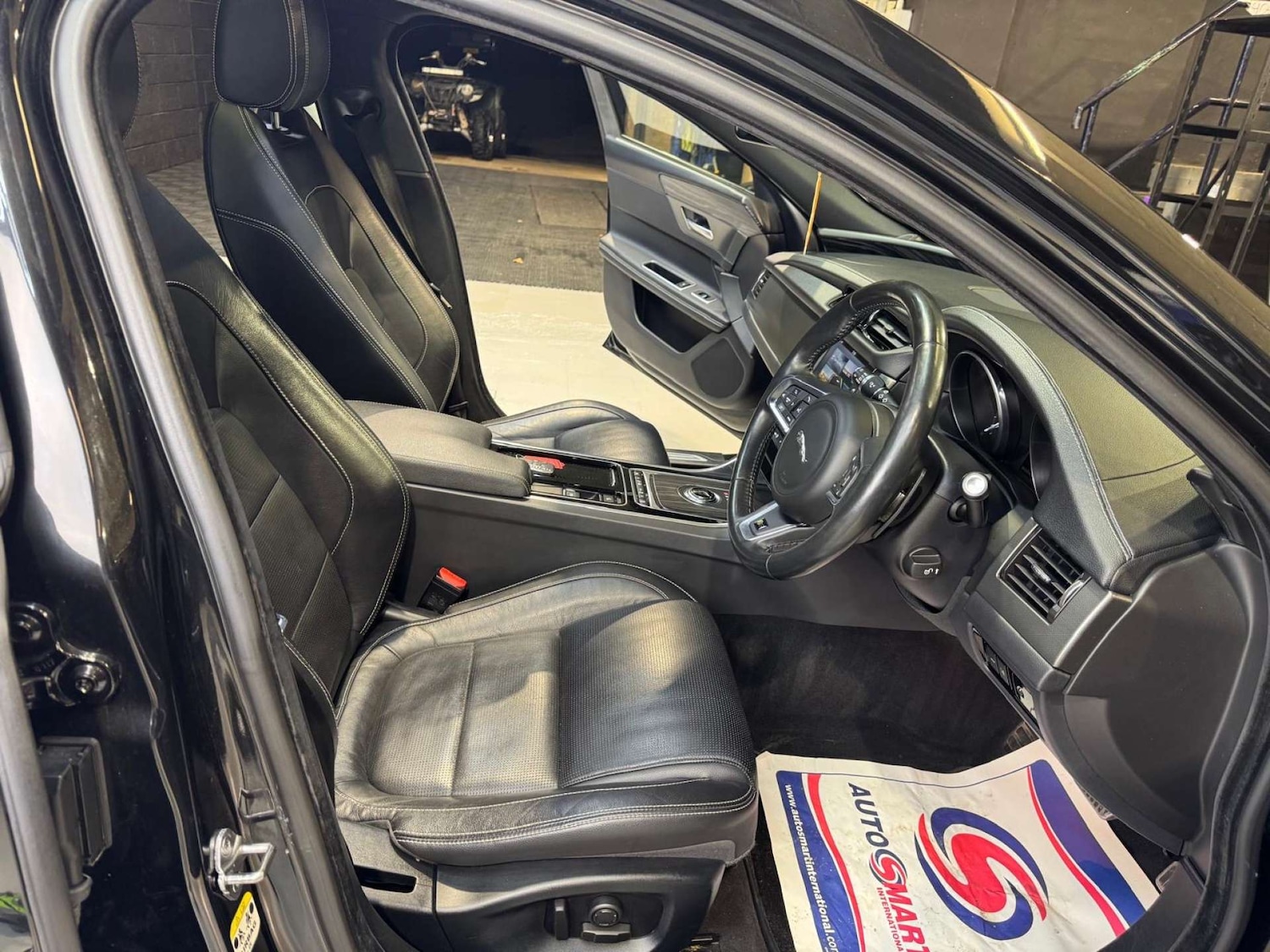 Used Jaguar XF 2017 for sale - 76581939: Photo 38