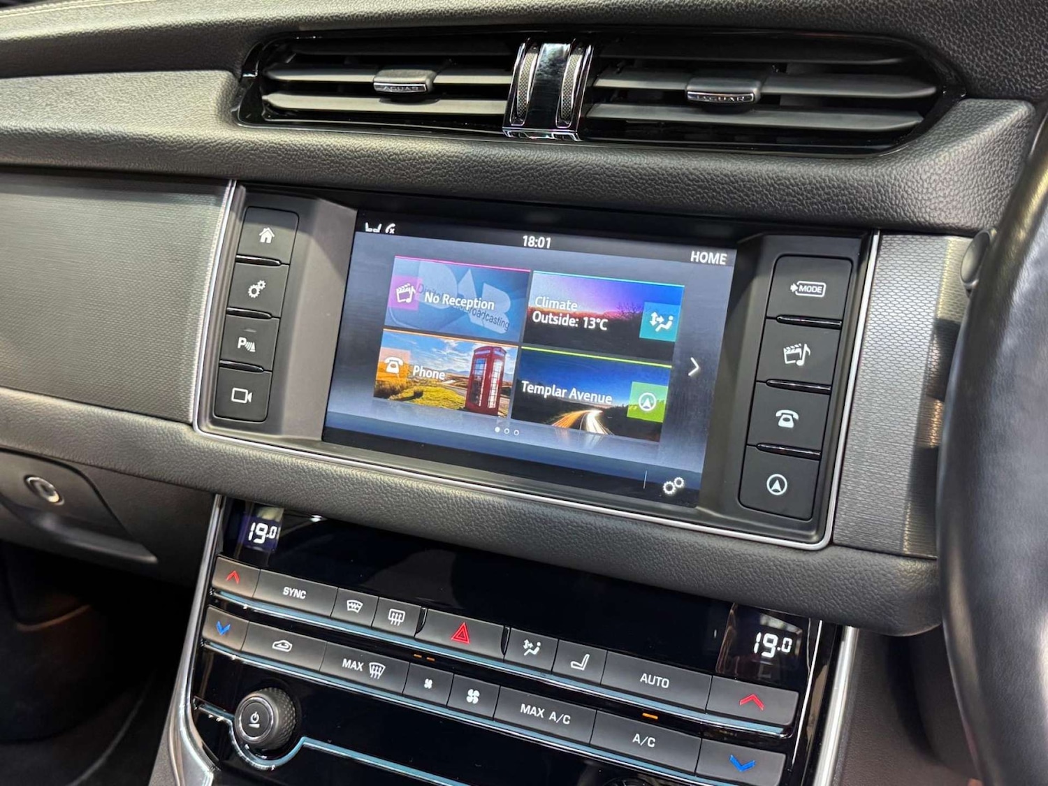 Used Jaguar XF 2017 for sale - 76581939: Photo 45