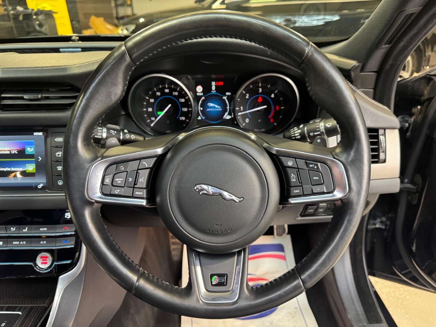 Used Jaguar XF 2017 for sale - 76581939: Photo 46