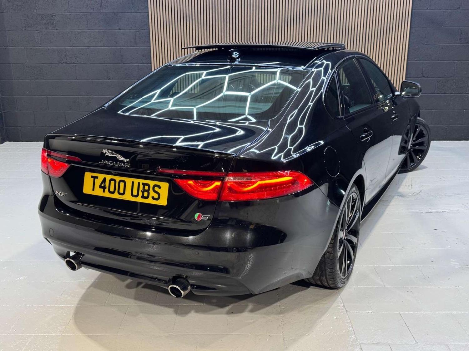 Used Jaguar XF 2017 for sale - 76581939: Photo 5