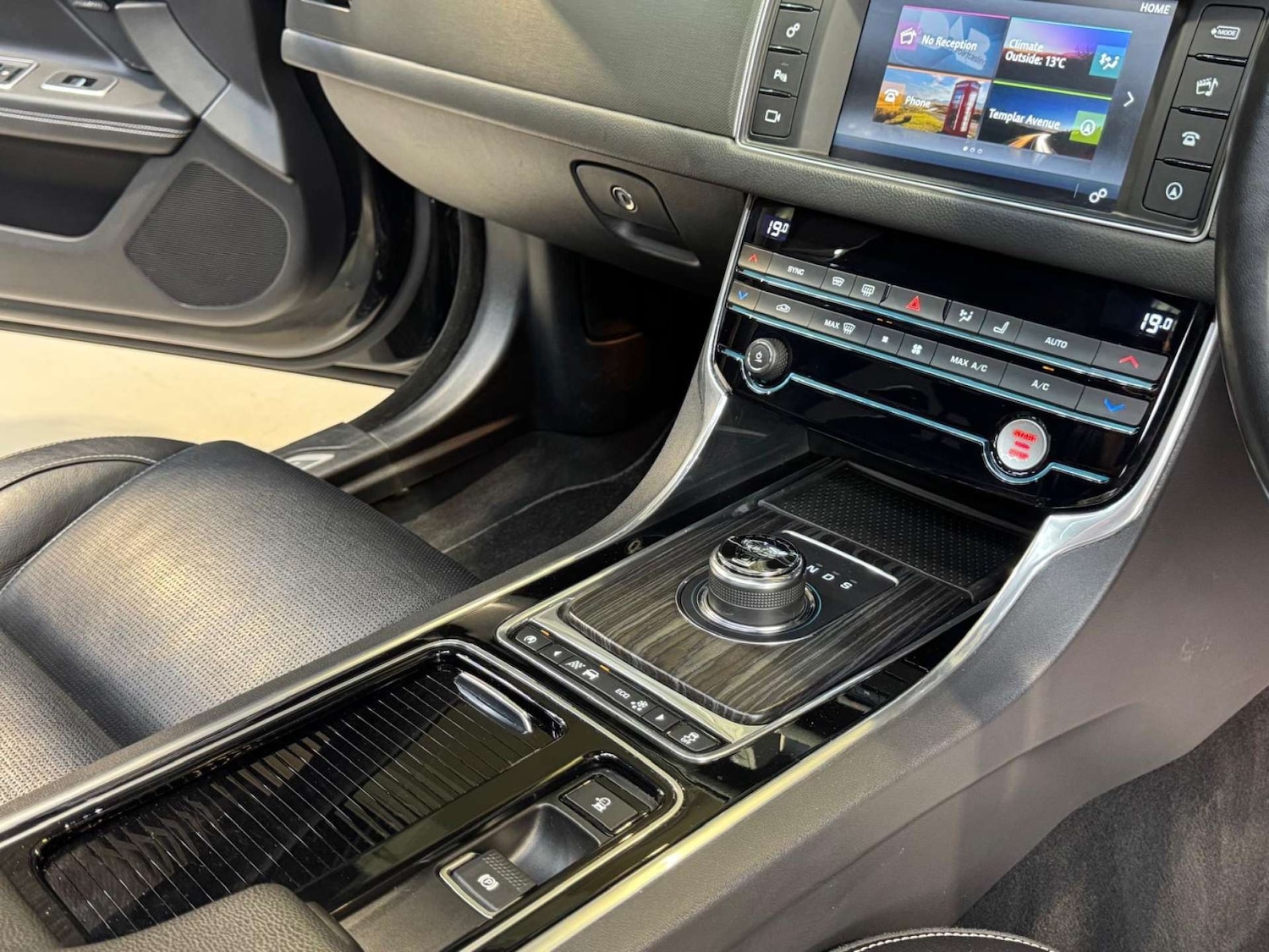 Used Jaguar XF 2017 for sale - 76581939: Photo 50