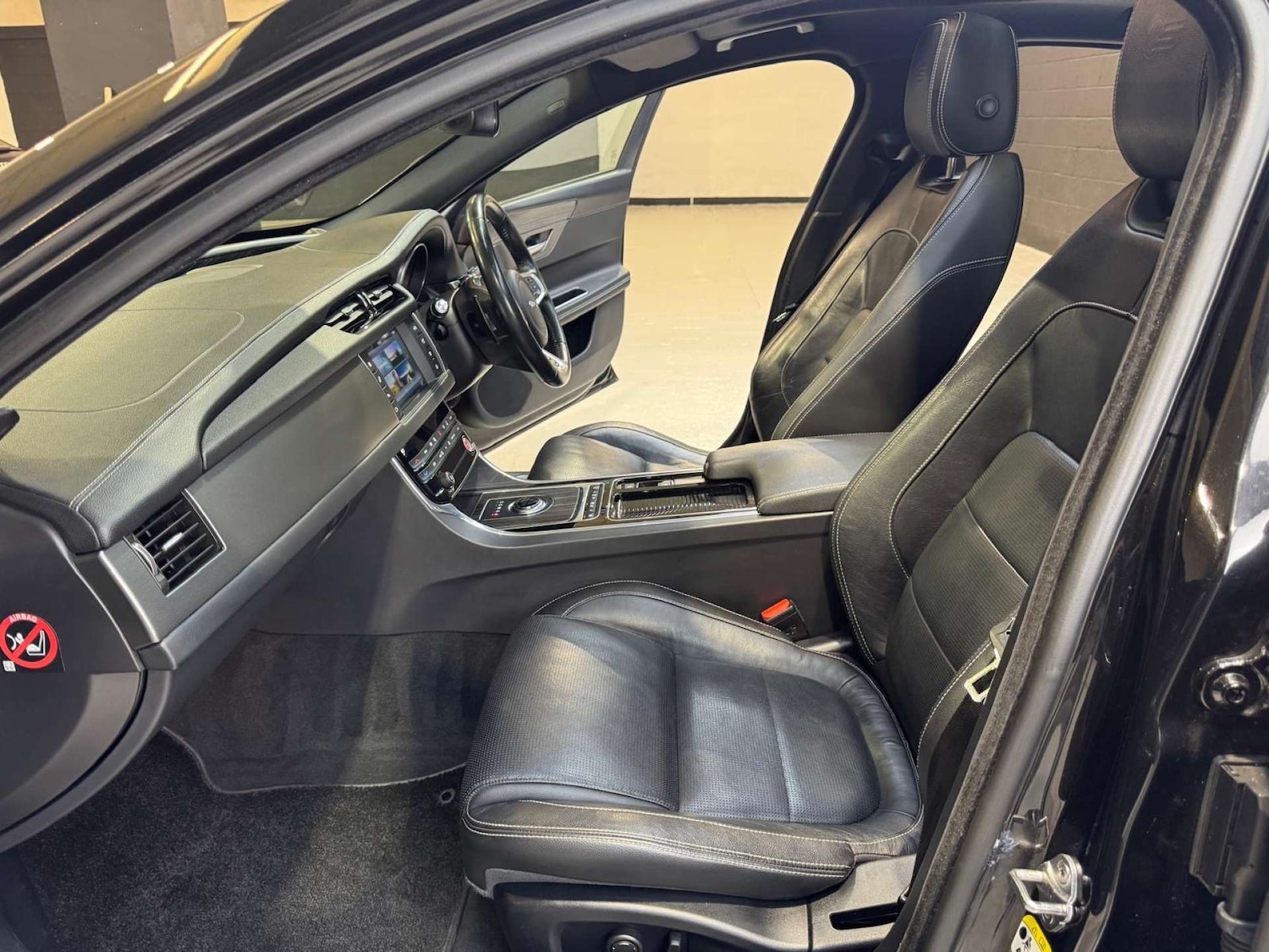 Used Jaguar XF 2017 for sale - 76581939: Photo 68