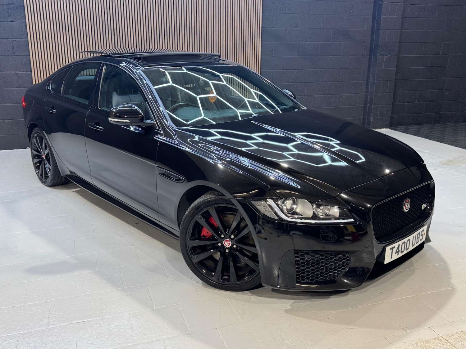 Used Jaguar XF 2017 for sale - 76581939: Photo 7