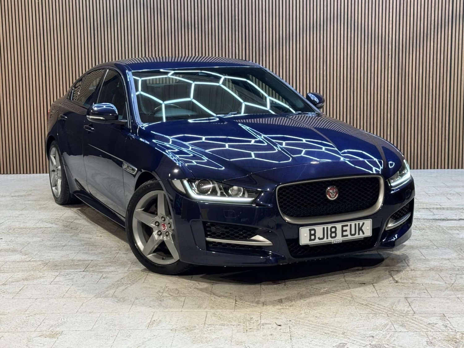 Used Jaguar XE 2018 for sale - 77355466: Photo 1