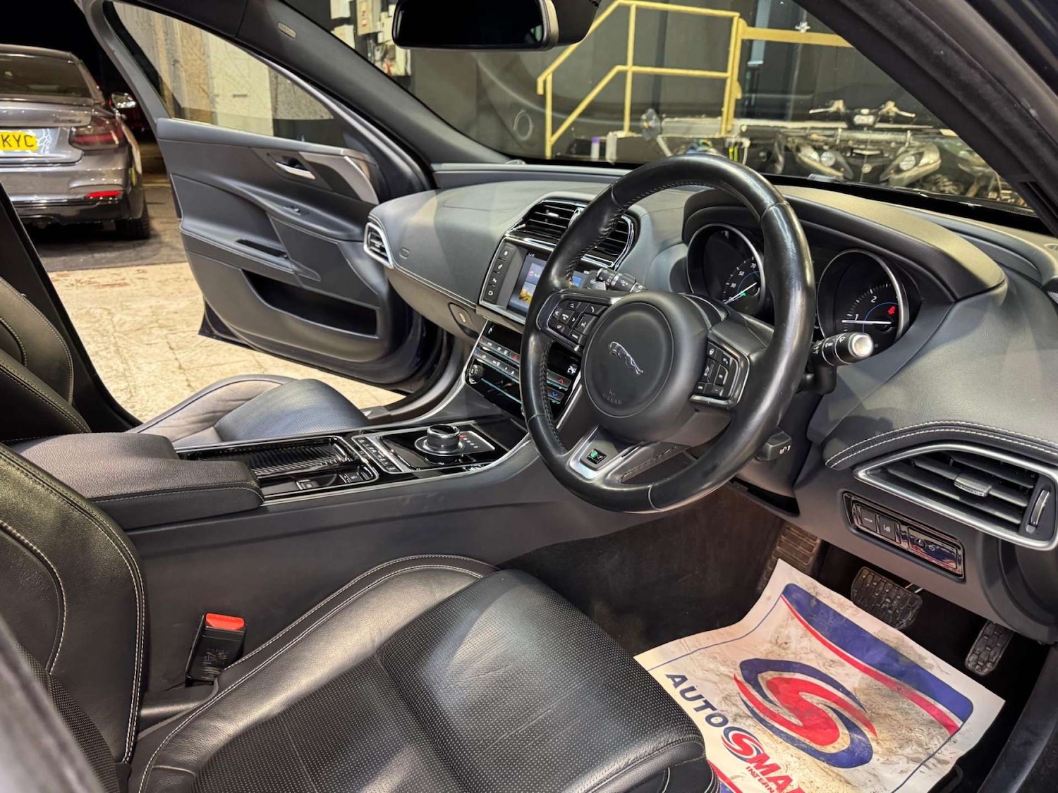 Used Jaguar XE 2018 for sale - 77355466: Photo 3