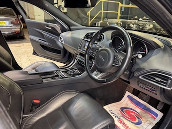 Used Jaguar XE 2018 for sale - 77355466: Photo